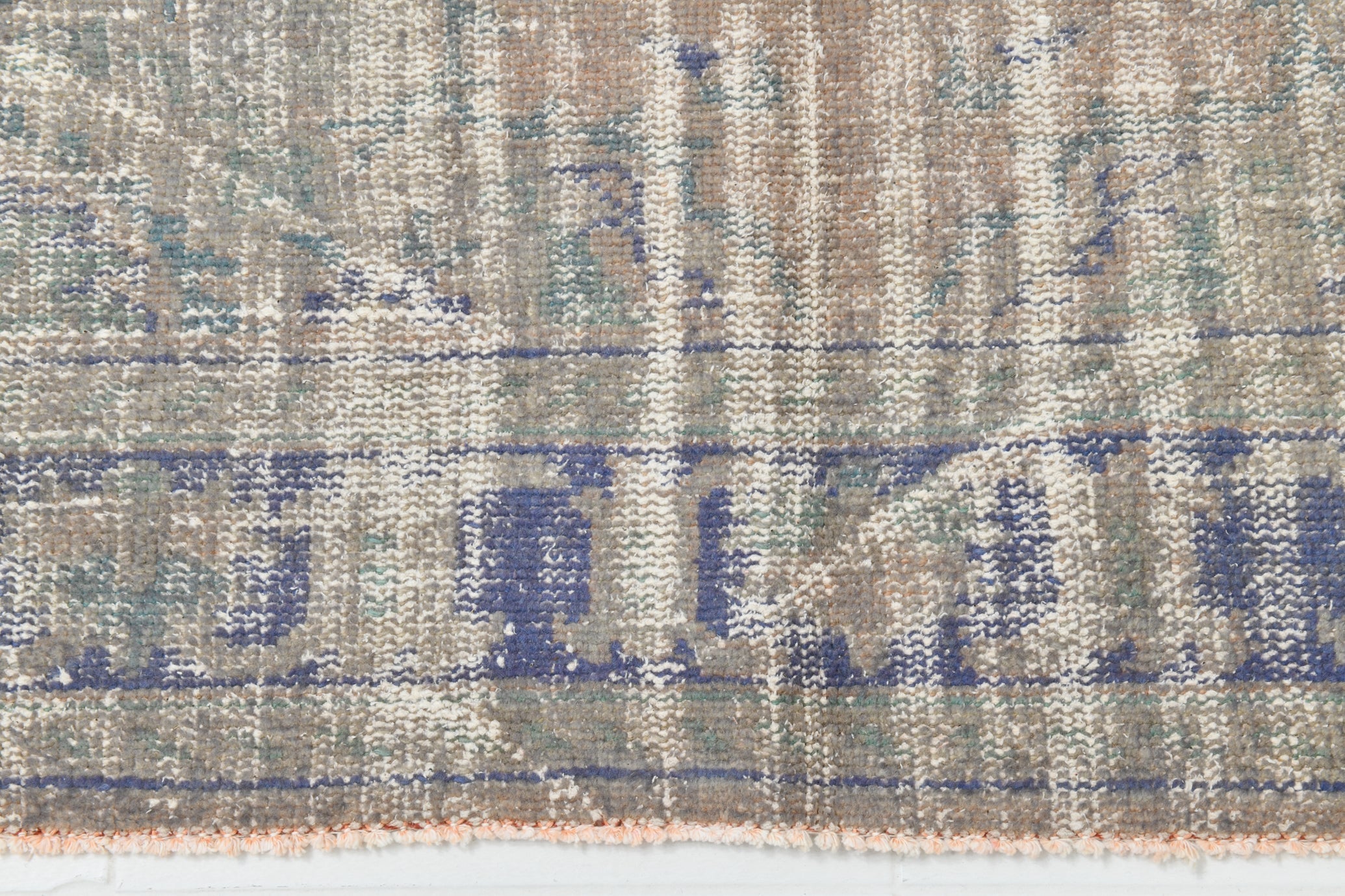 Turkish Vintage Rug  5'1" x 7'11" ft