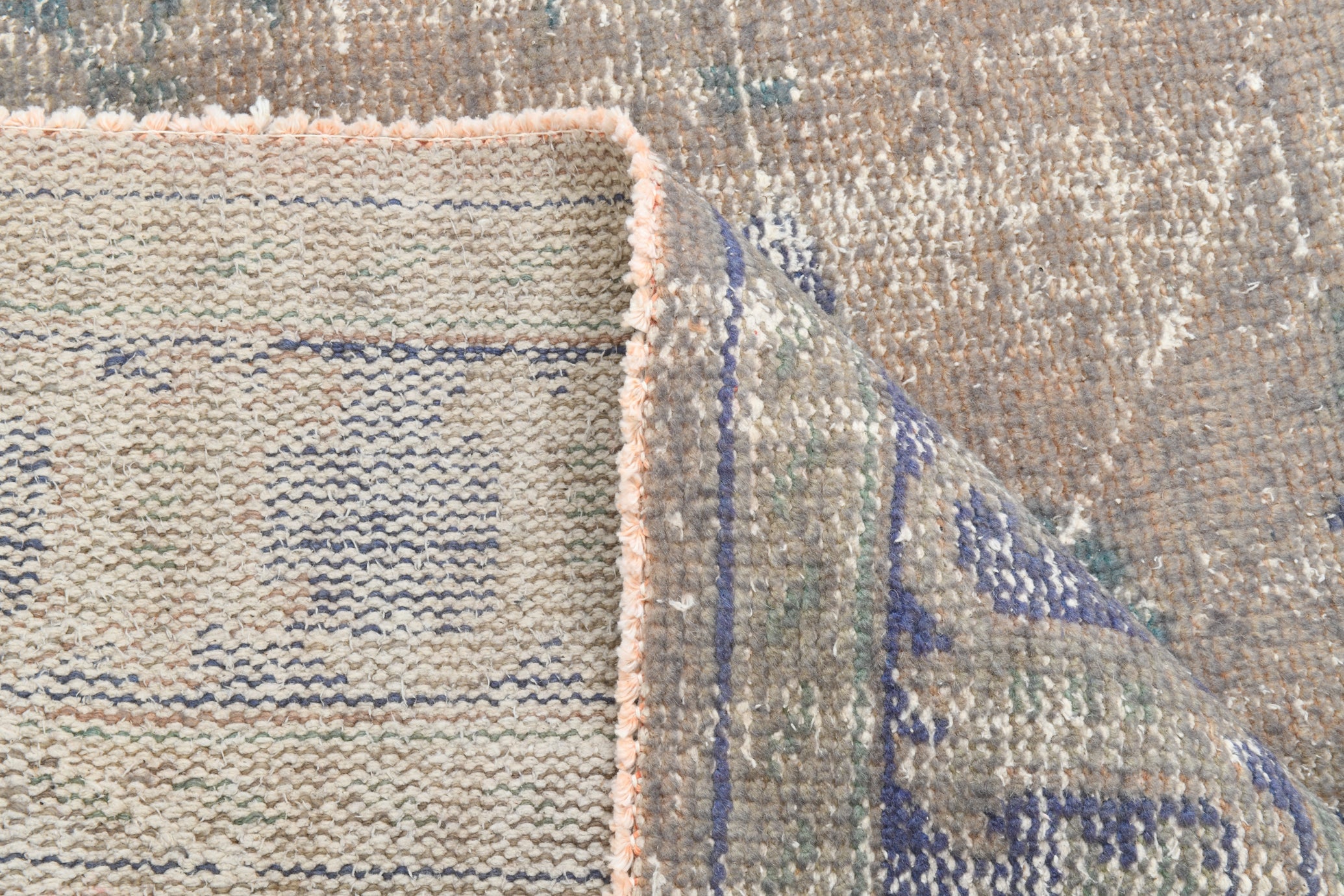 Turkish Vintage Rug  5'1" x 7'11" ft