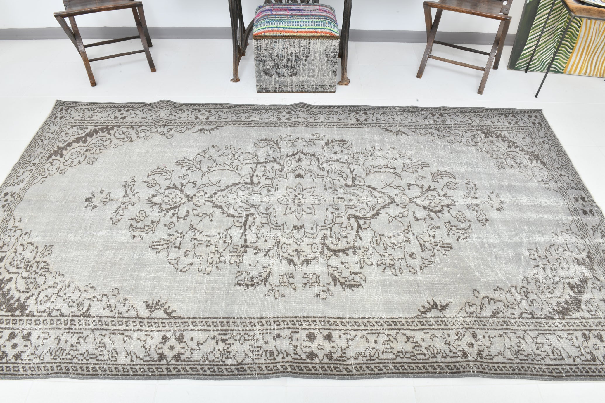 Turkish Vintage Rug  4'11" x 9'1" ft