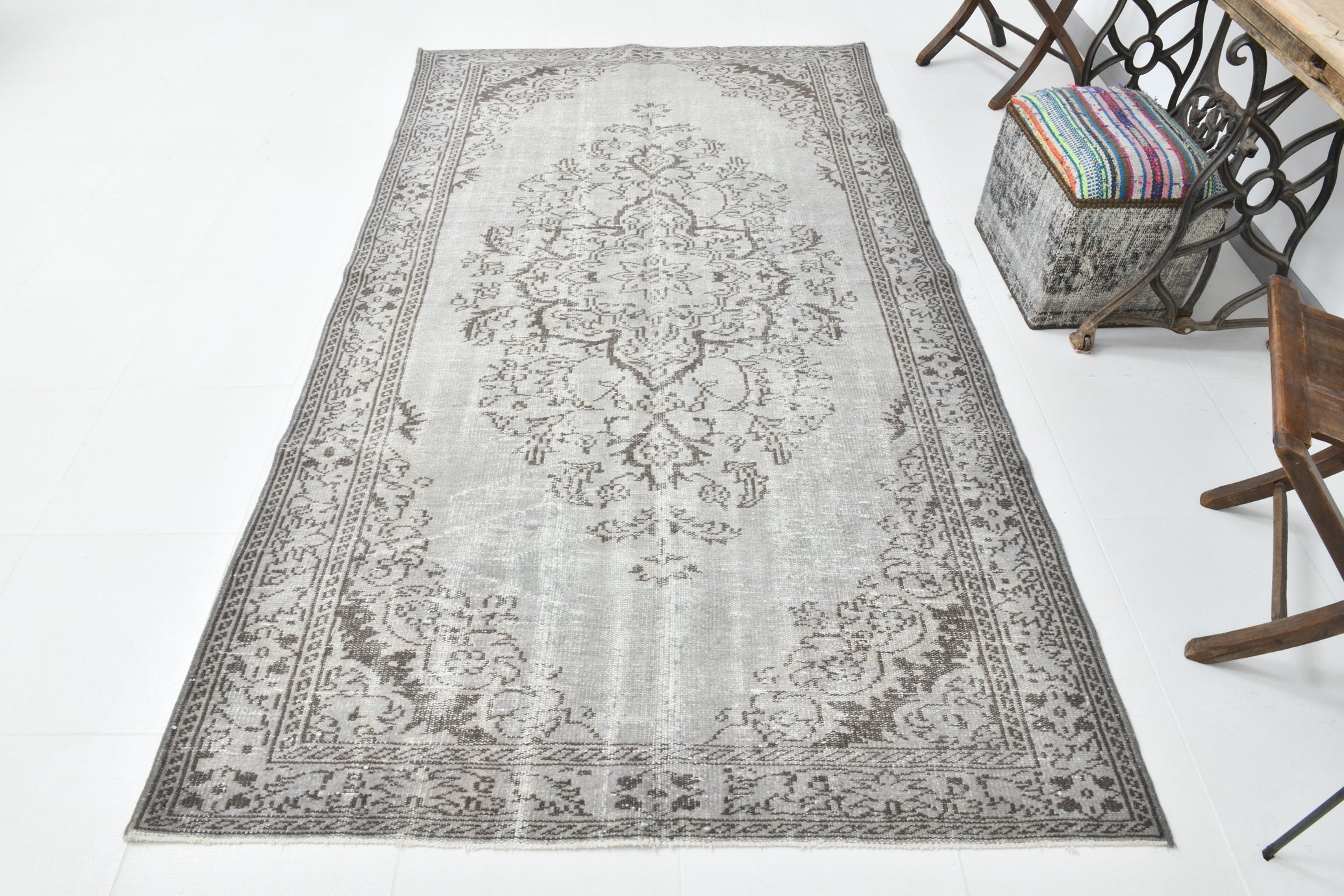 Turkish Vintage Rug  4'11" x 9'1" ft