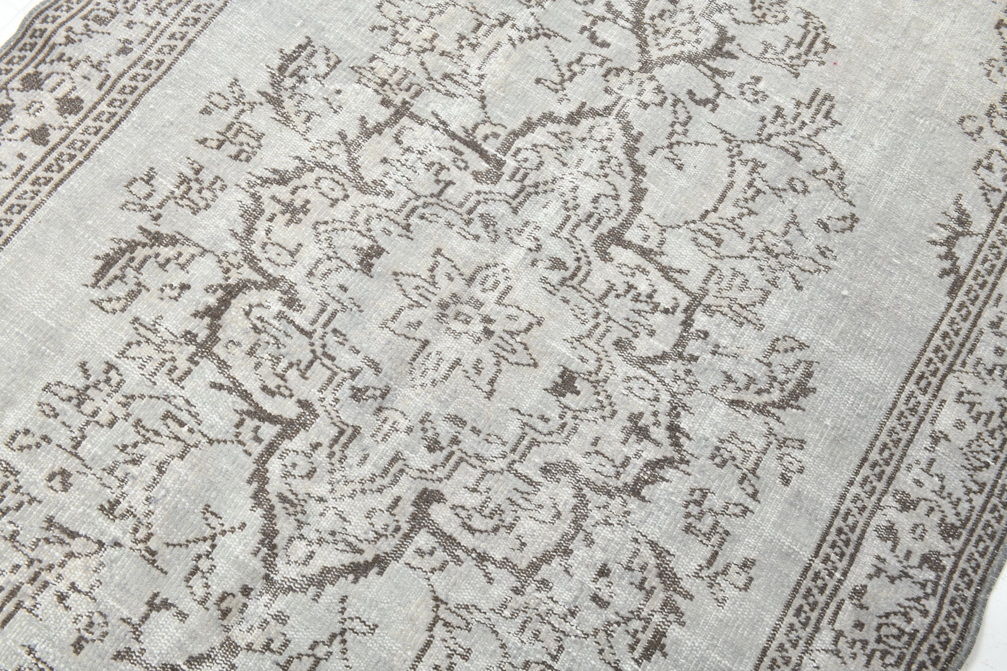 Turkish Vintage Rug  4'11" x 9'1" ft