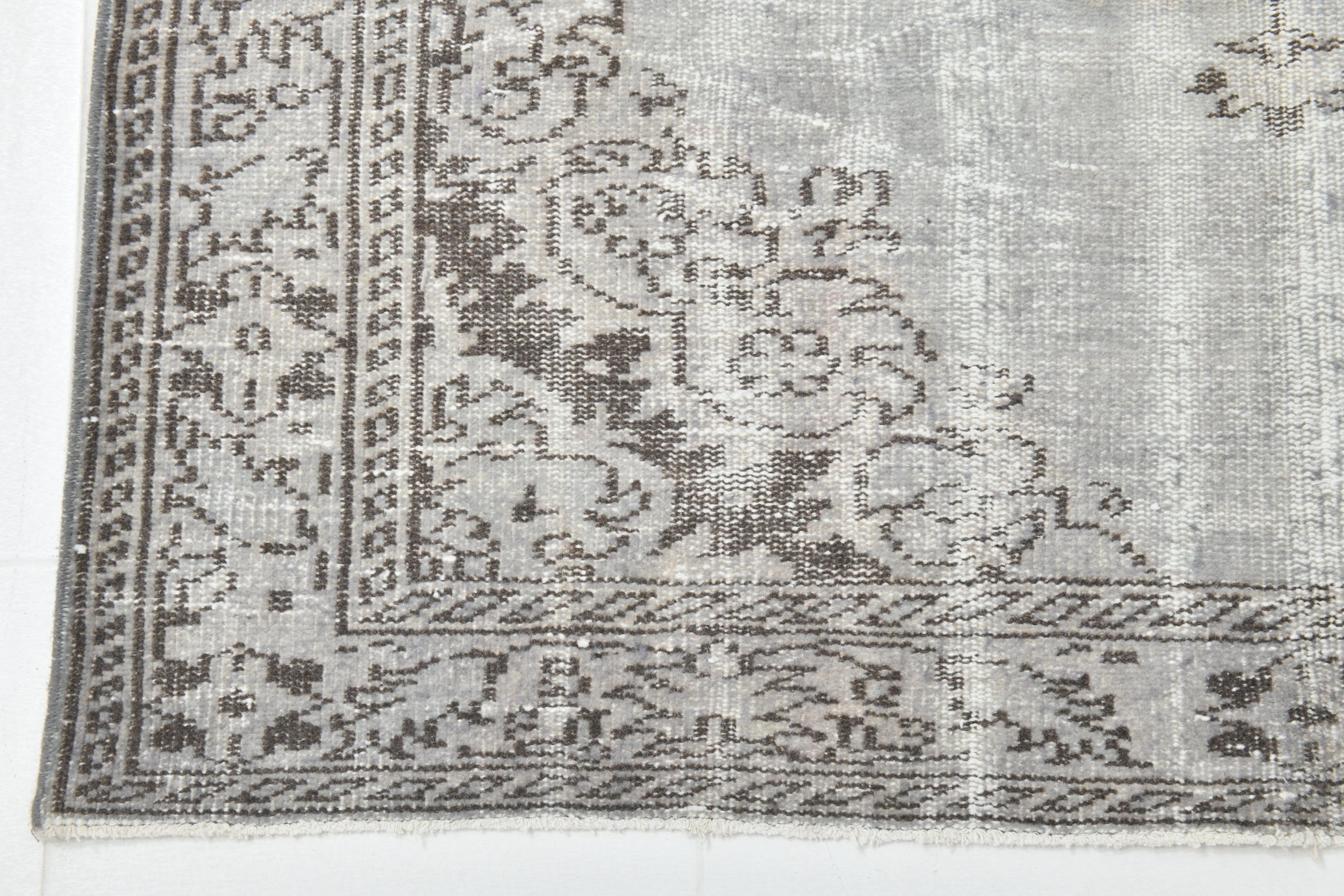 Turkish Vintage Rug  4'11" x 9'1" ft