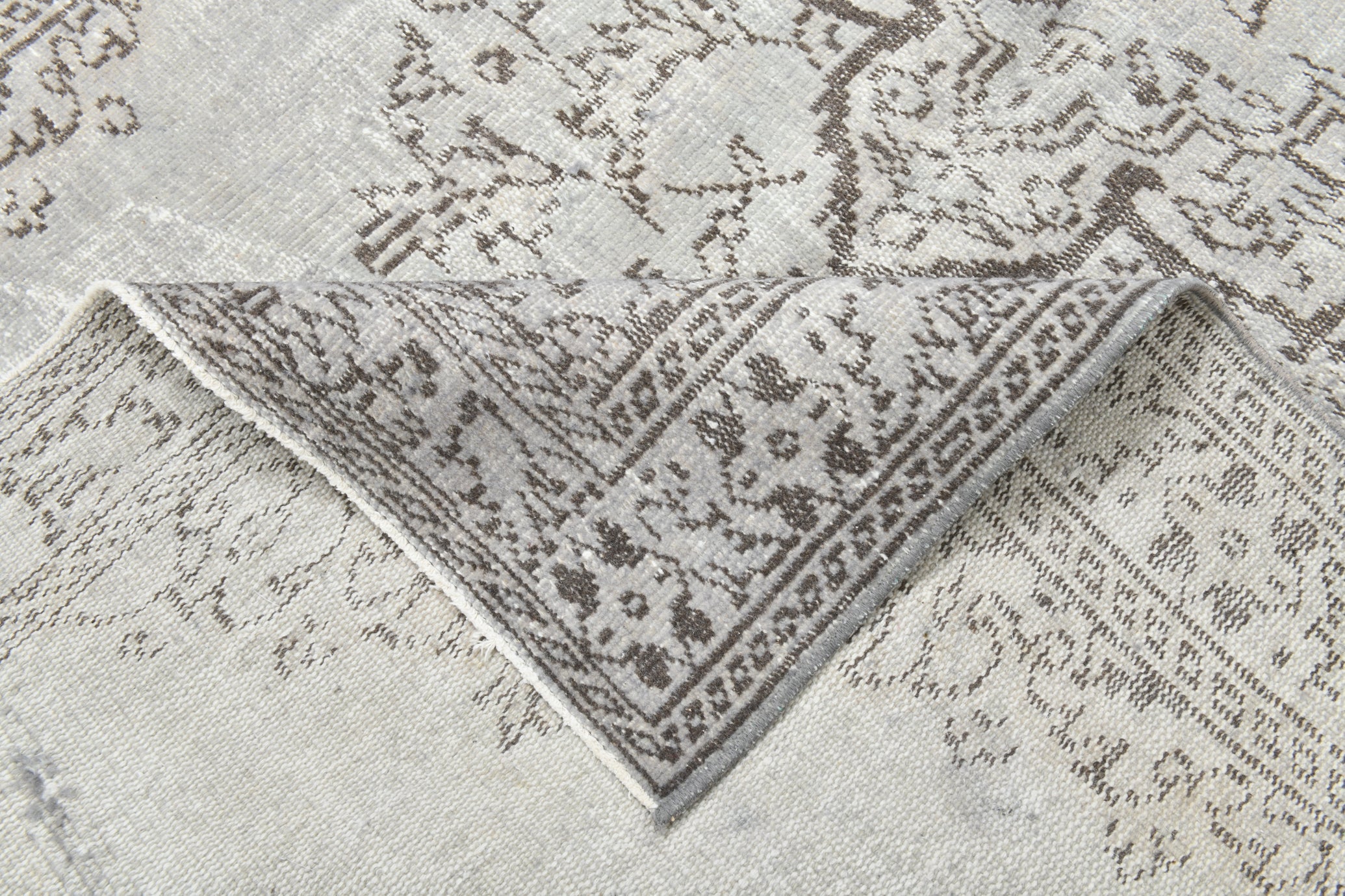 Turkish Vintage Rug  4'11" x 9'1" ft