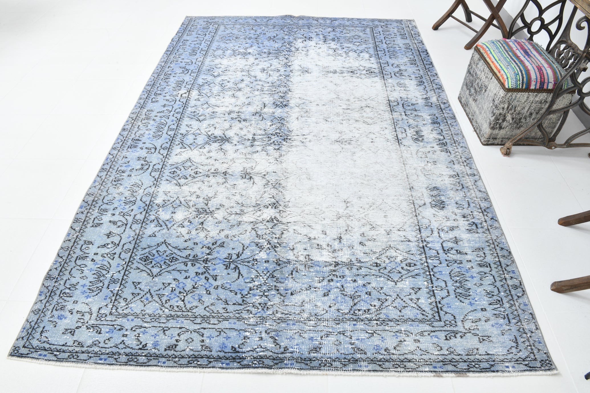 Turkish Vintage Rug  6'2" x 9'4" ft