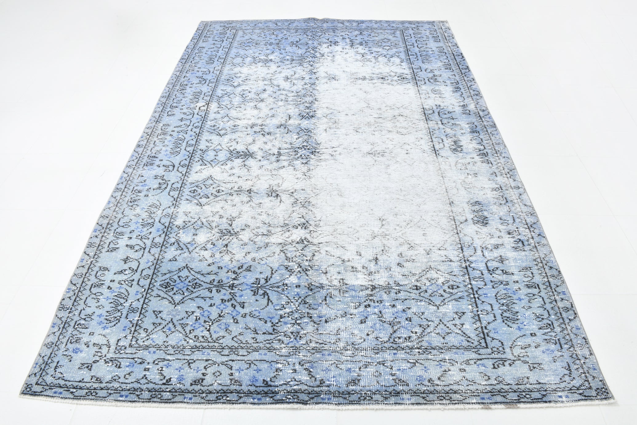 Turkish Vintage Rug  6'2" x 9'4" ft