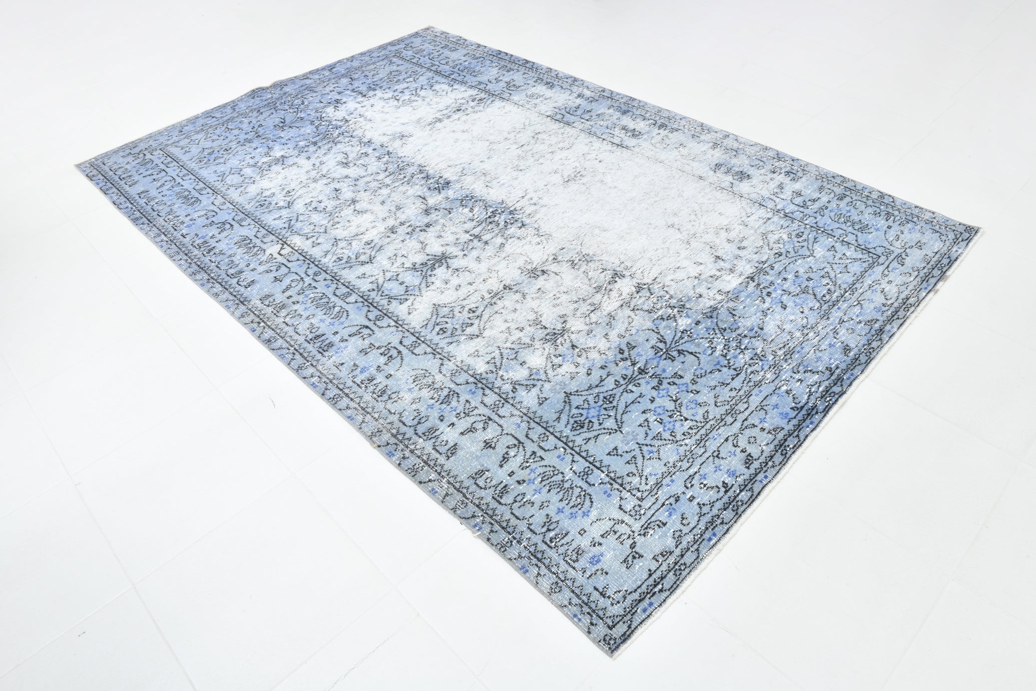 Turkish Vintage Rug  6'2" x 9'4" ft