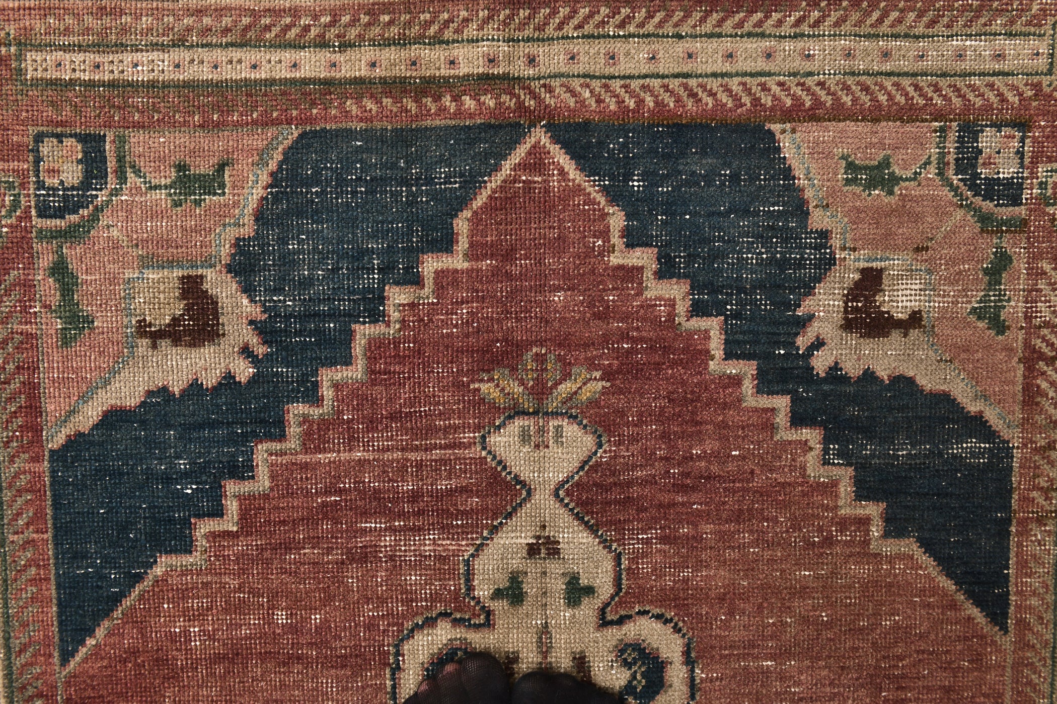 Turkish Vintage Rug  4'8" x 9'4" ft