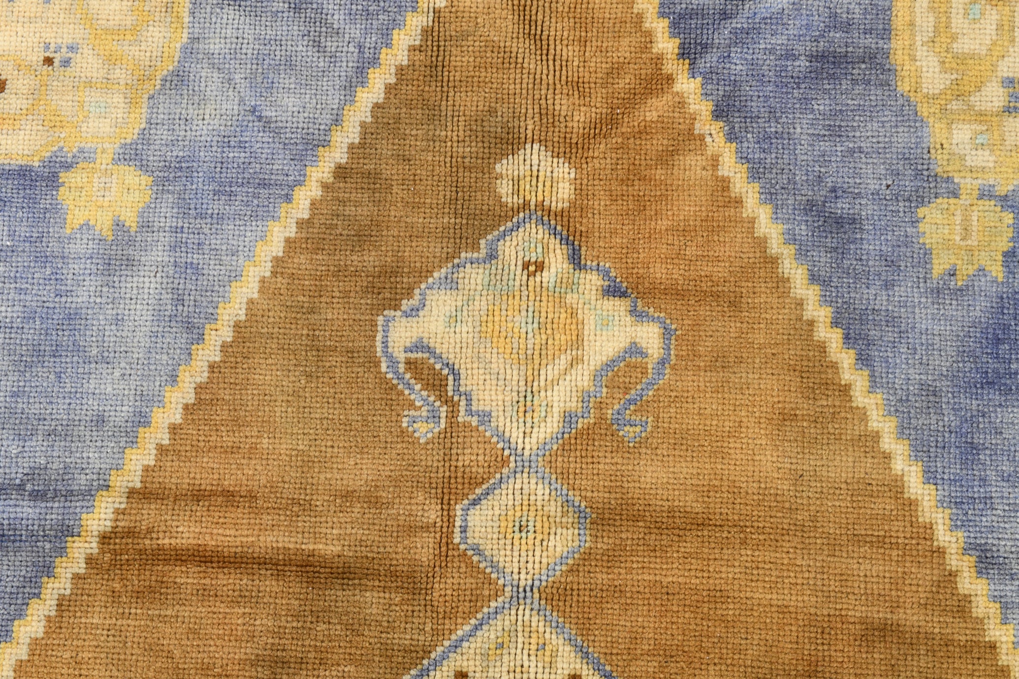 Turkish Vintage Rug  5'8" x 9'9" ft