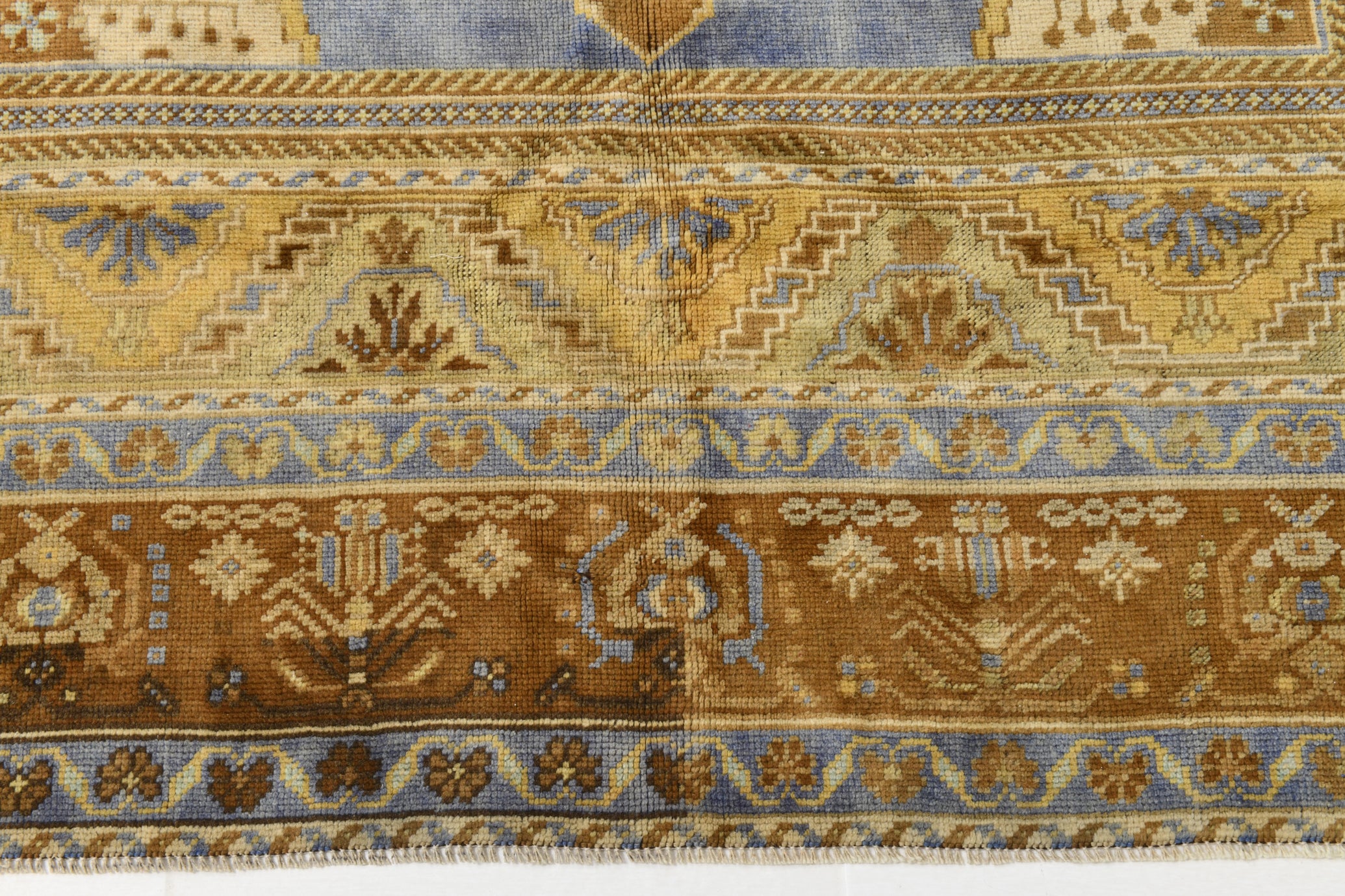 Turkish Vintage Rug  5'8" x 9'9" ft