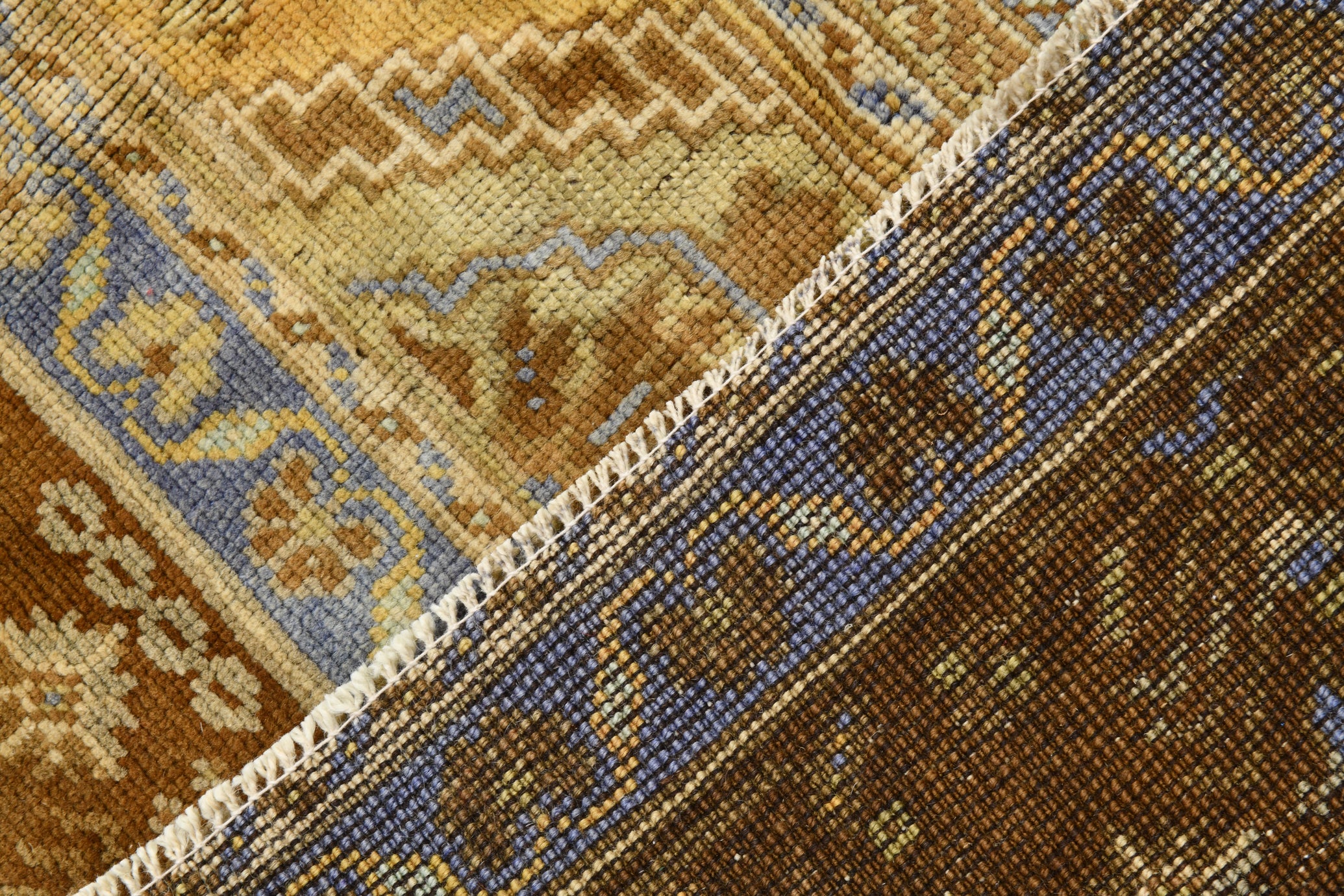 Turkish Vintage Rug  5'8" x 9'9" ft
