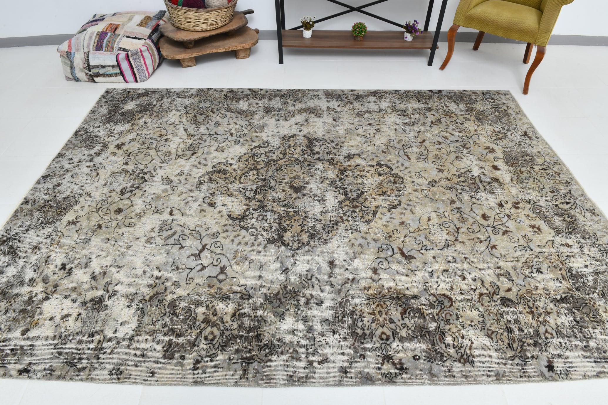 7x9 Gray Vintage Turkish Rug | Distressed Persian