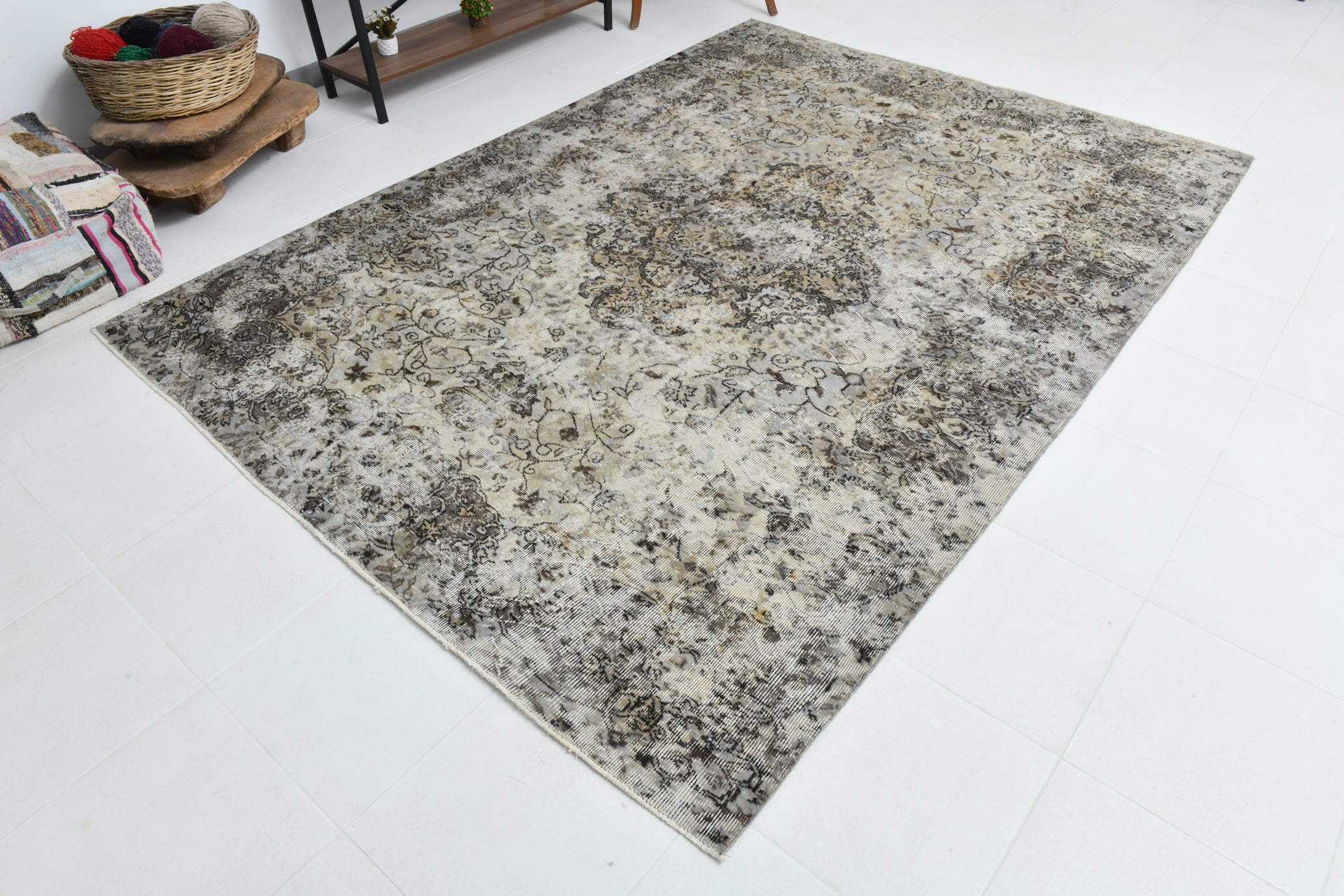 7x9 Gray Vintage Turkish Rug | Distressed Persian