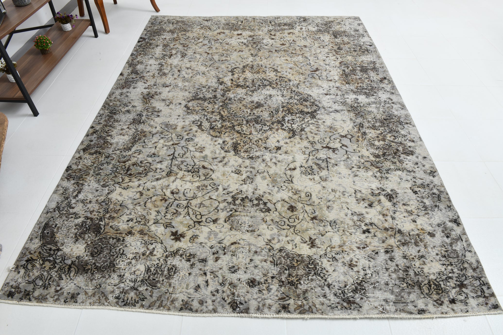 7x9 Gray Vintage Turkish Rug | Distressed Persian