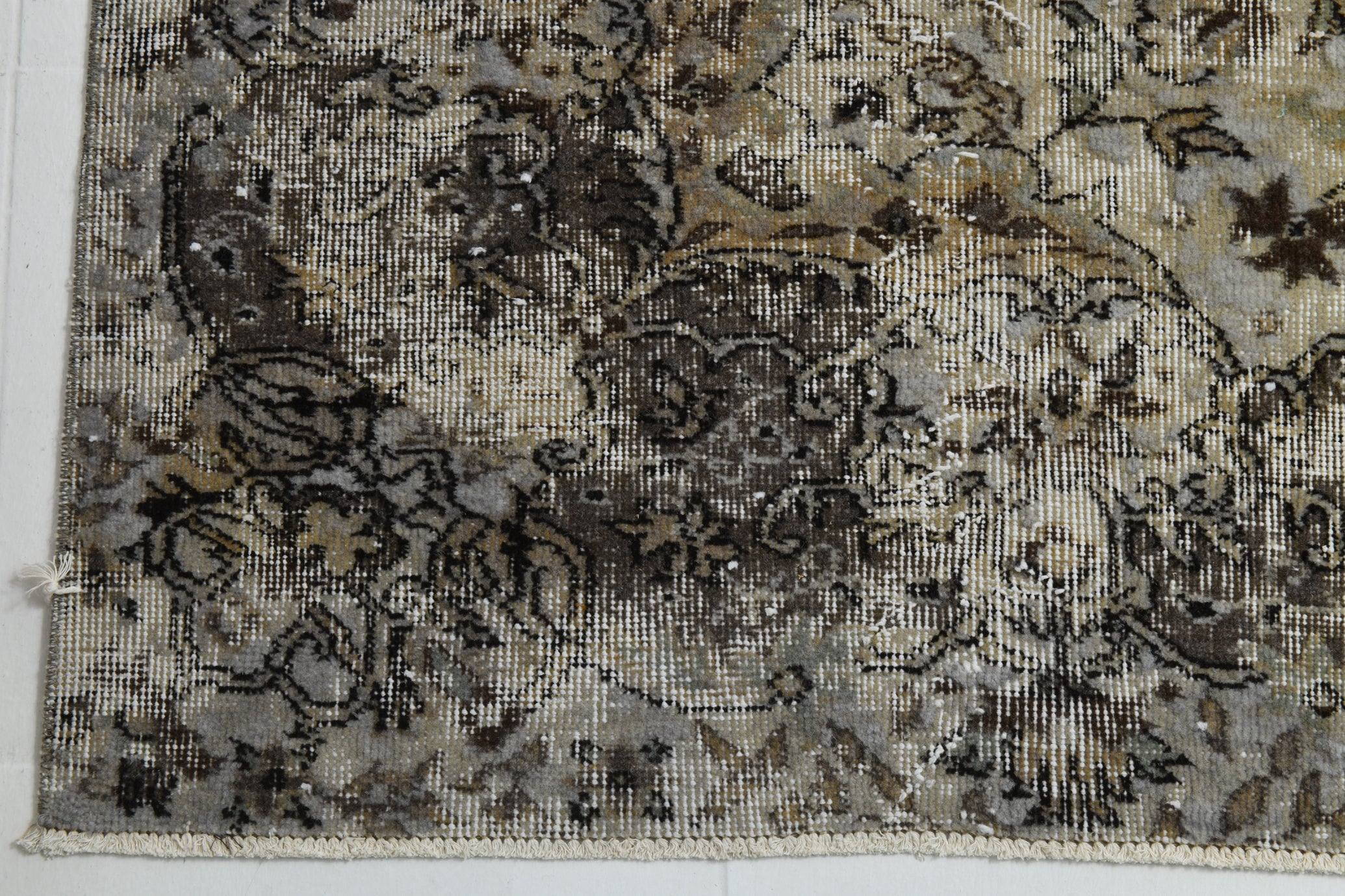 7x9 Gray Vintage Turkish Rug | Distressed Persian