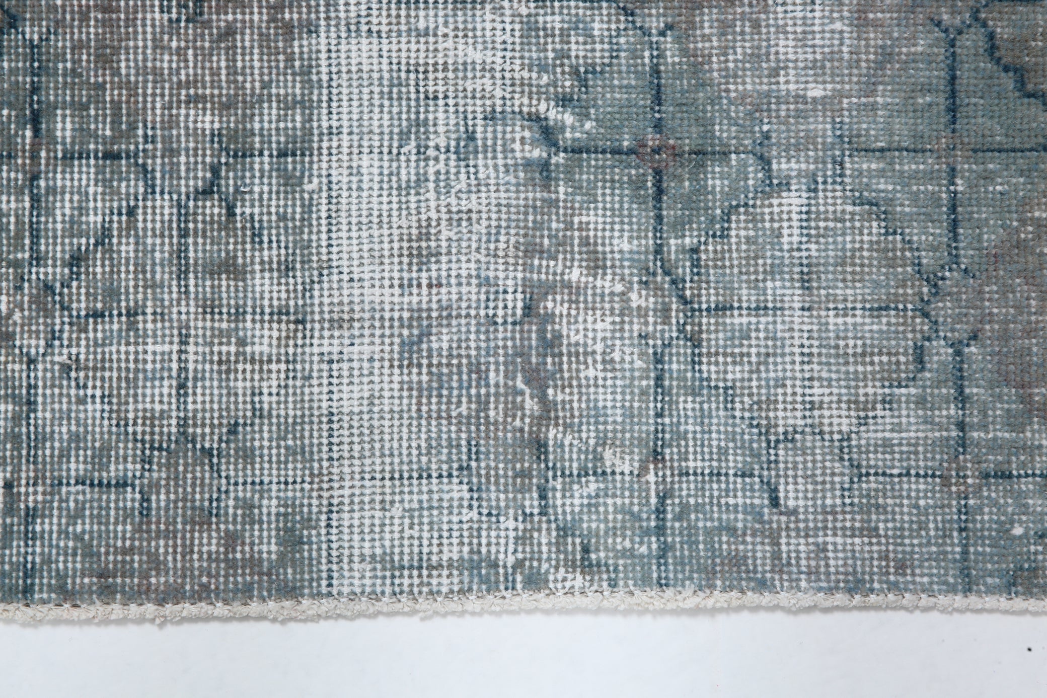 Turkish Vintage Rug  3'6" x 5'10" ft