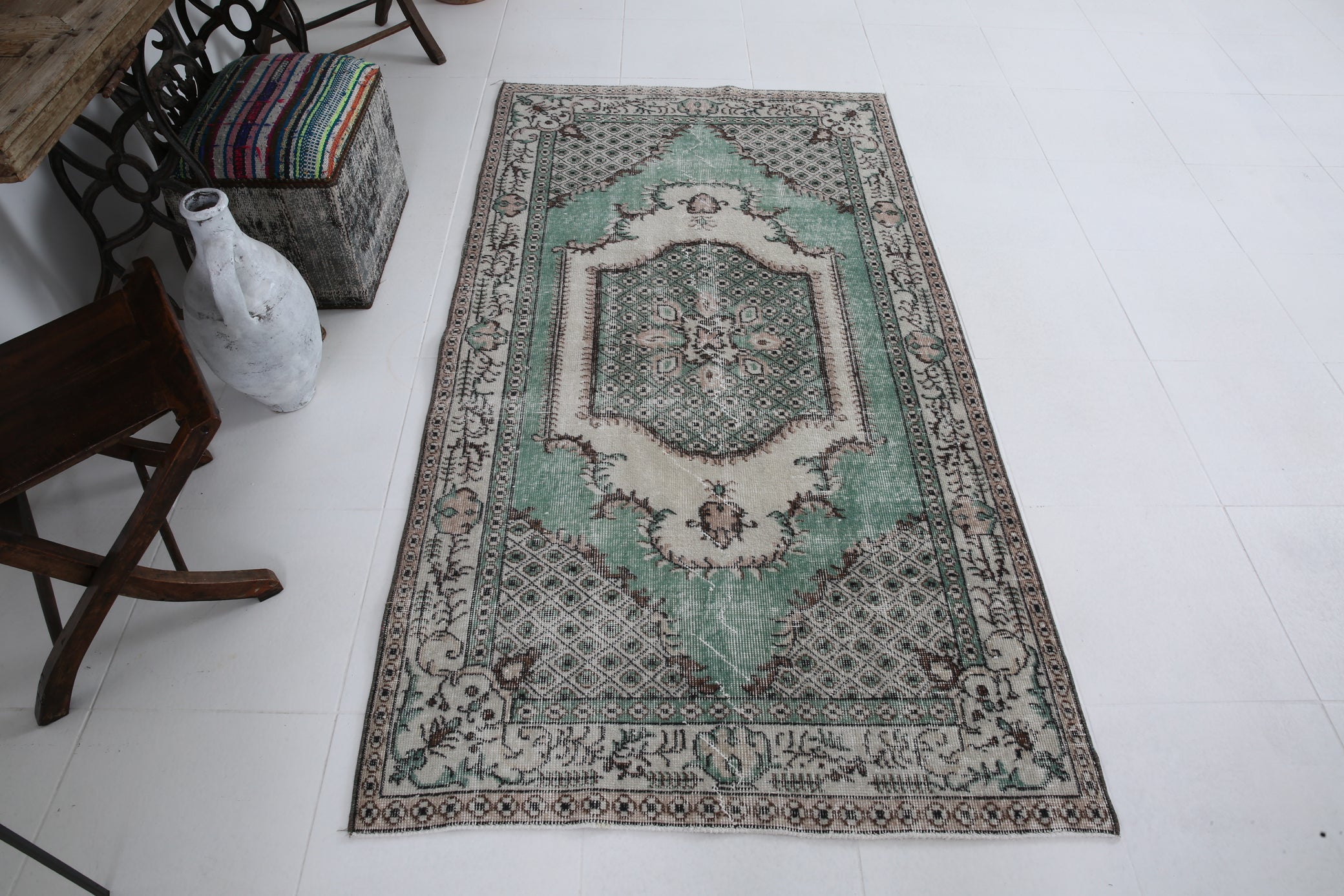 Turkish Vintage Rug  3'10" x 6'11" ft