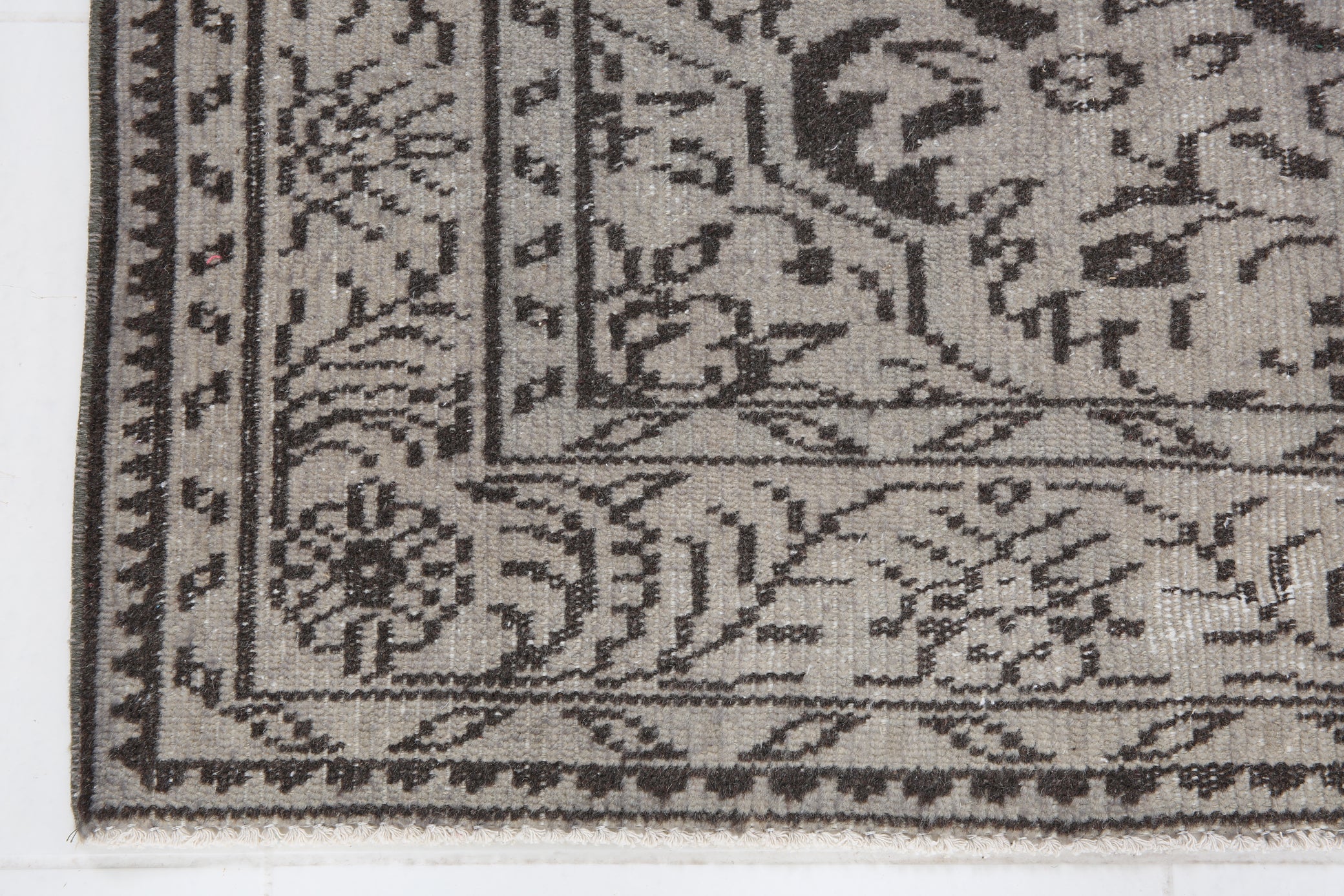 Turkish Vintage Rug  4'11" x 8'4" ft