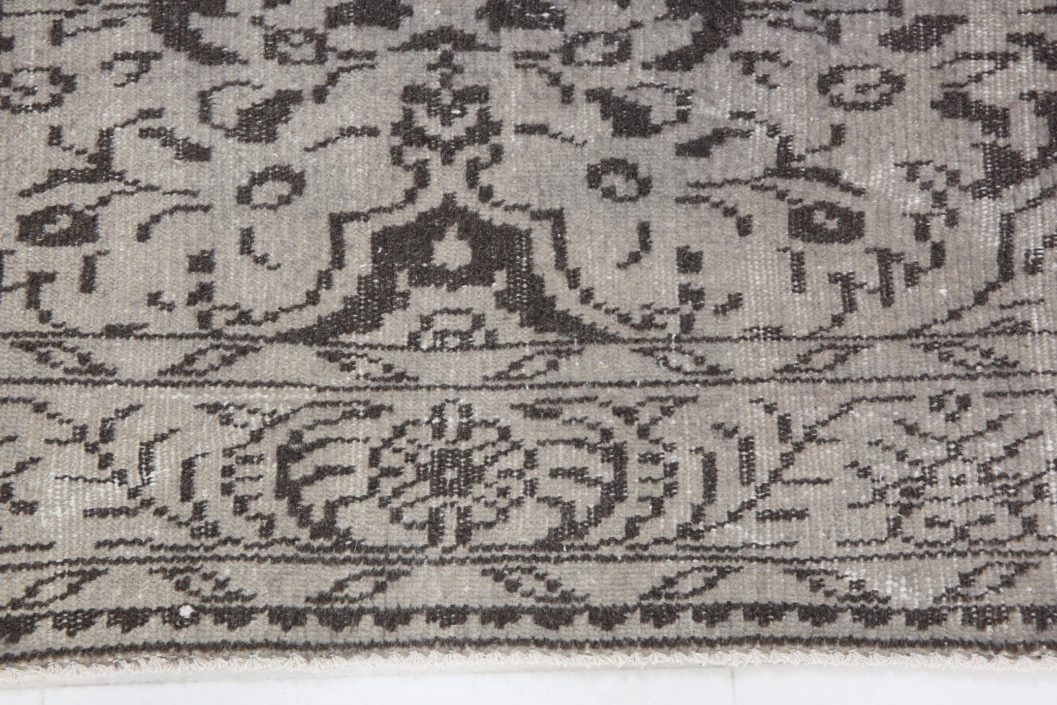 Turkish Vintage Rug  4'11" x 8'4" ft
