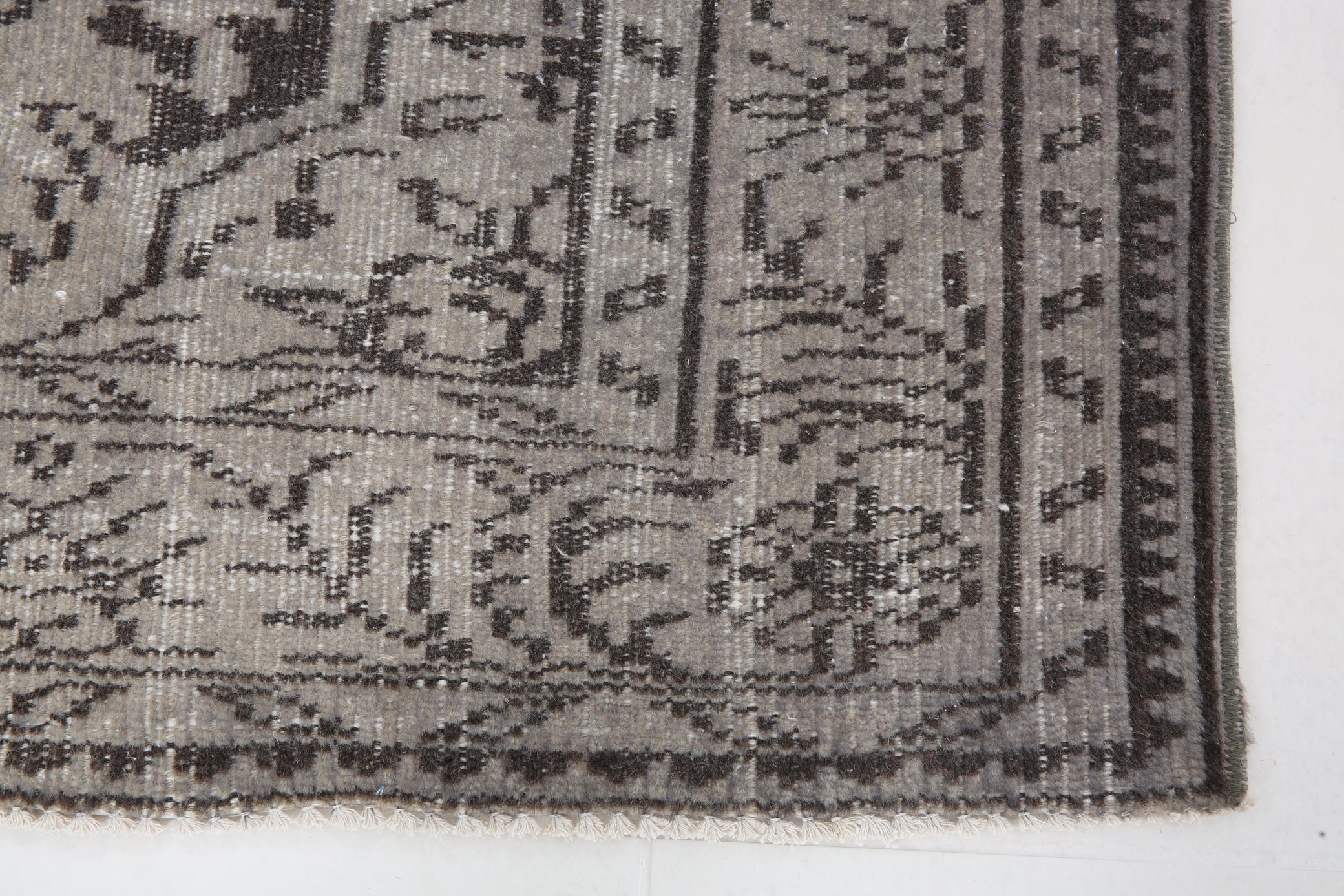 Turkish Vintage Rug  4'11" x 8'4" ft