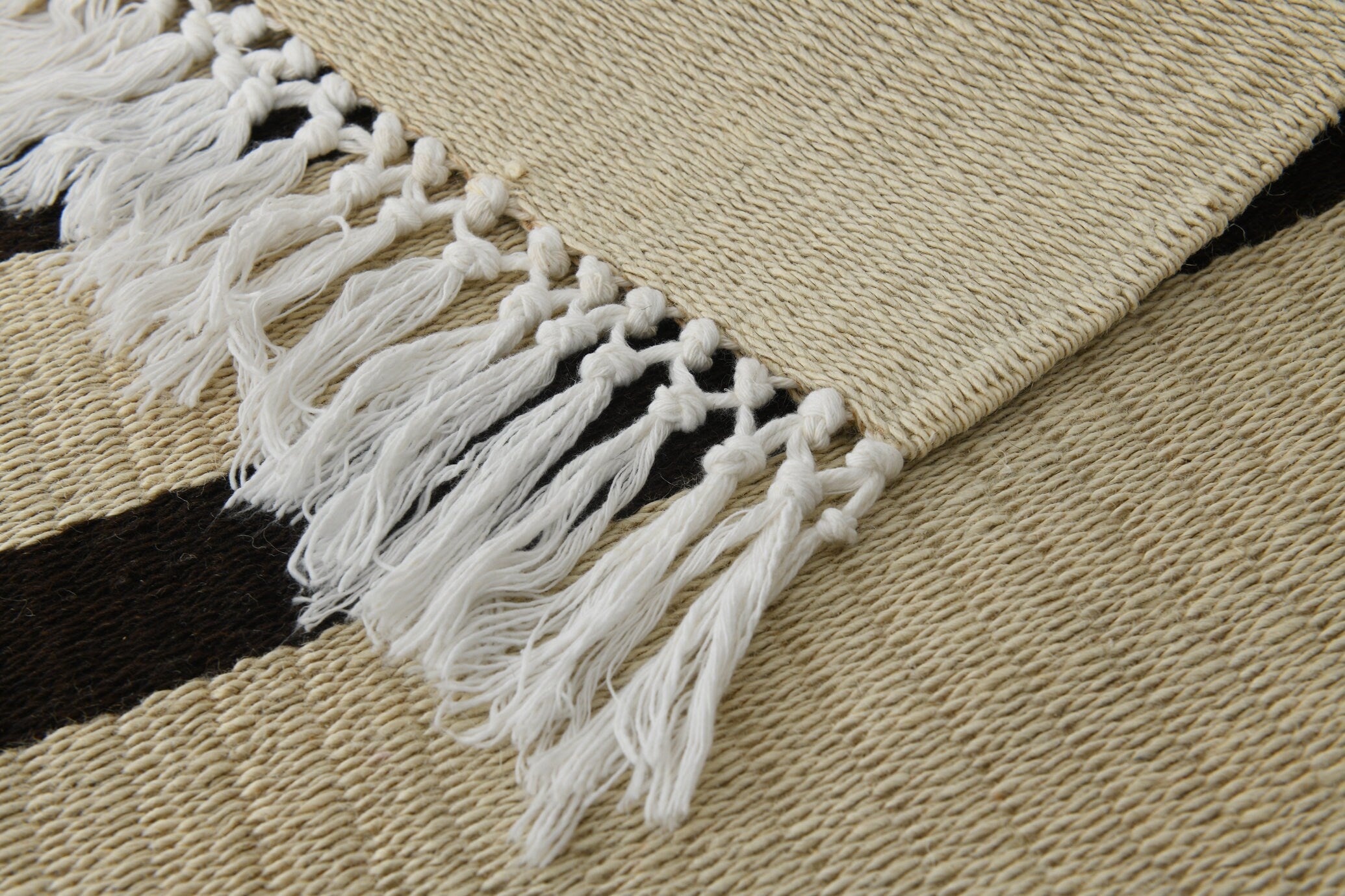 Modern Hemp Kilim 2’6’’ x 4’11’’ ft