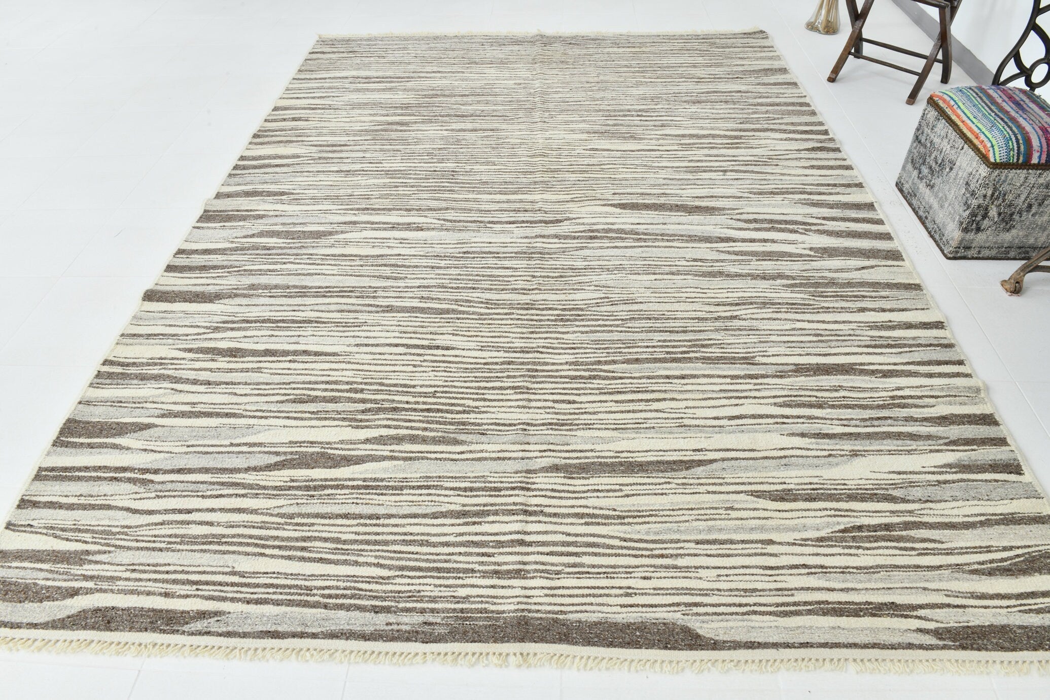 Modern Kilim Manzandaran 7’10’’ x 10’8’’ ft