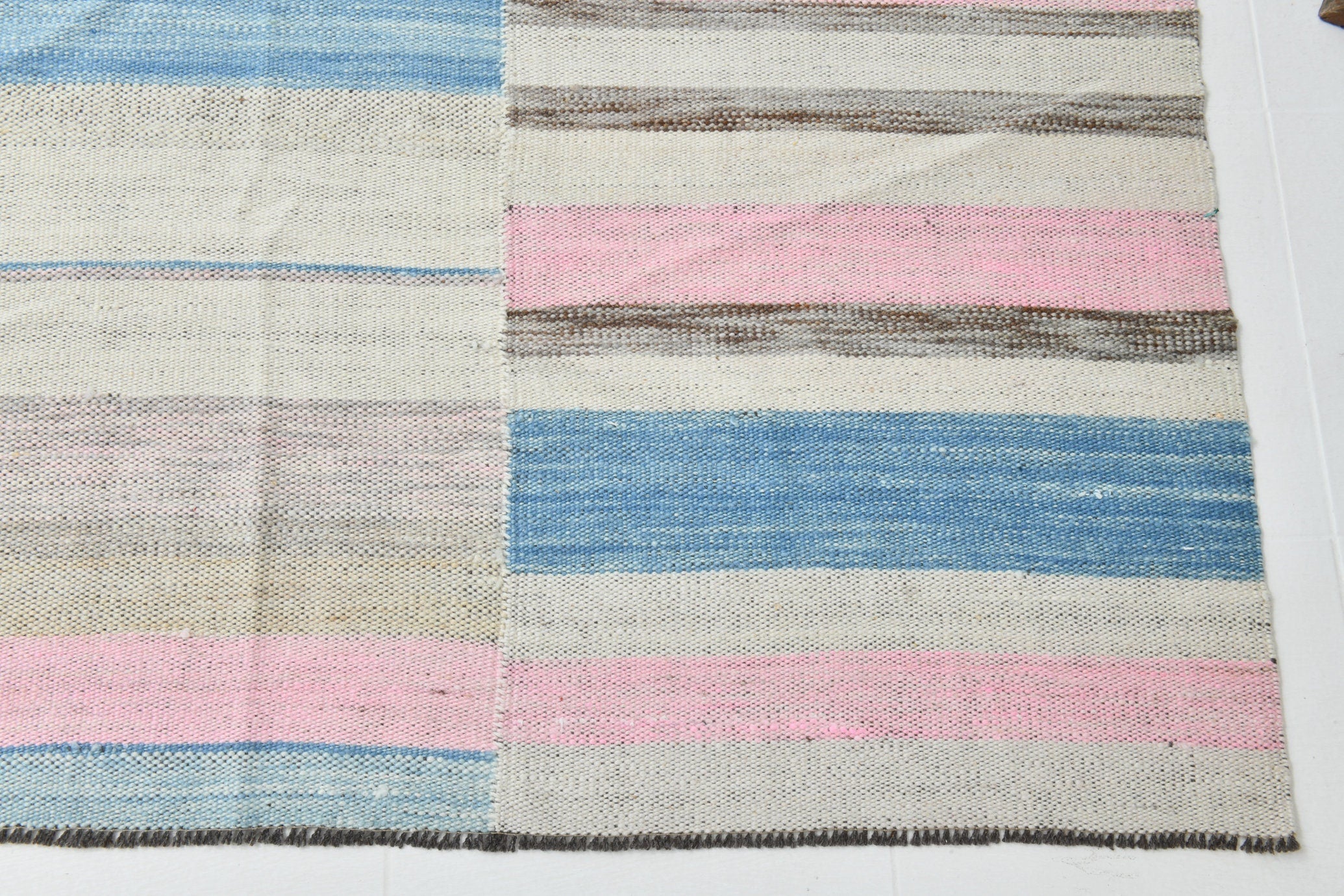 Modern Kilim Manzandaran 8’6’’ x 11’10’’ ft
