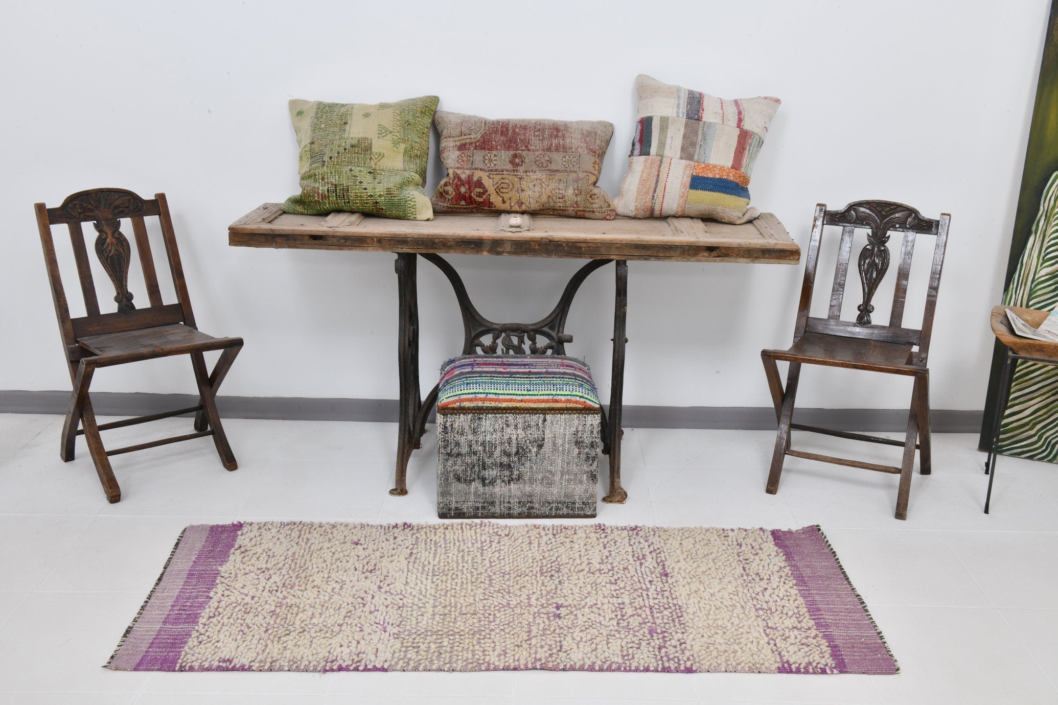 Modern Kilim Pompom 2’3’’ x 5’10’’ ft