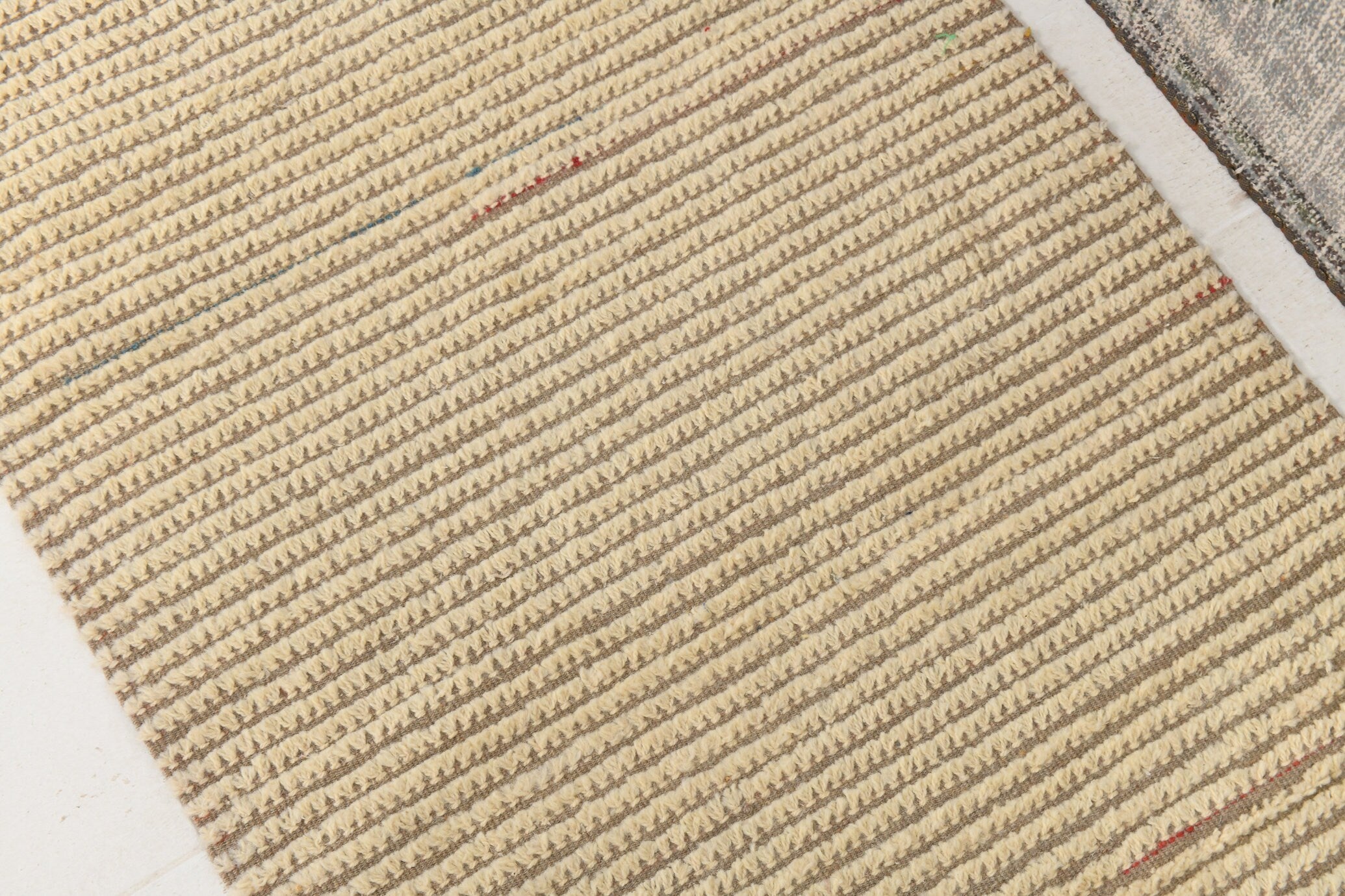 Modern Kilim Pompom 2’8’’ x 10’0’’ ft