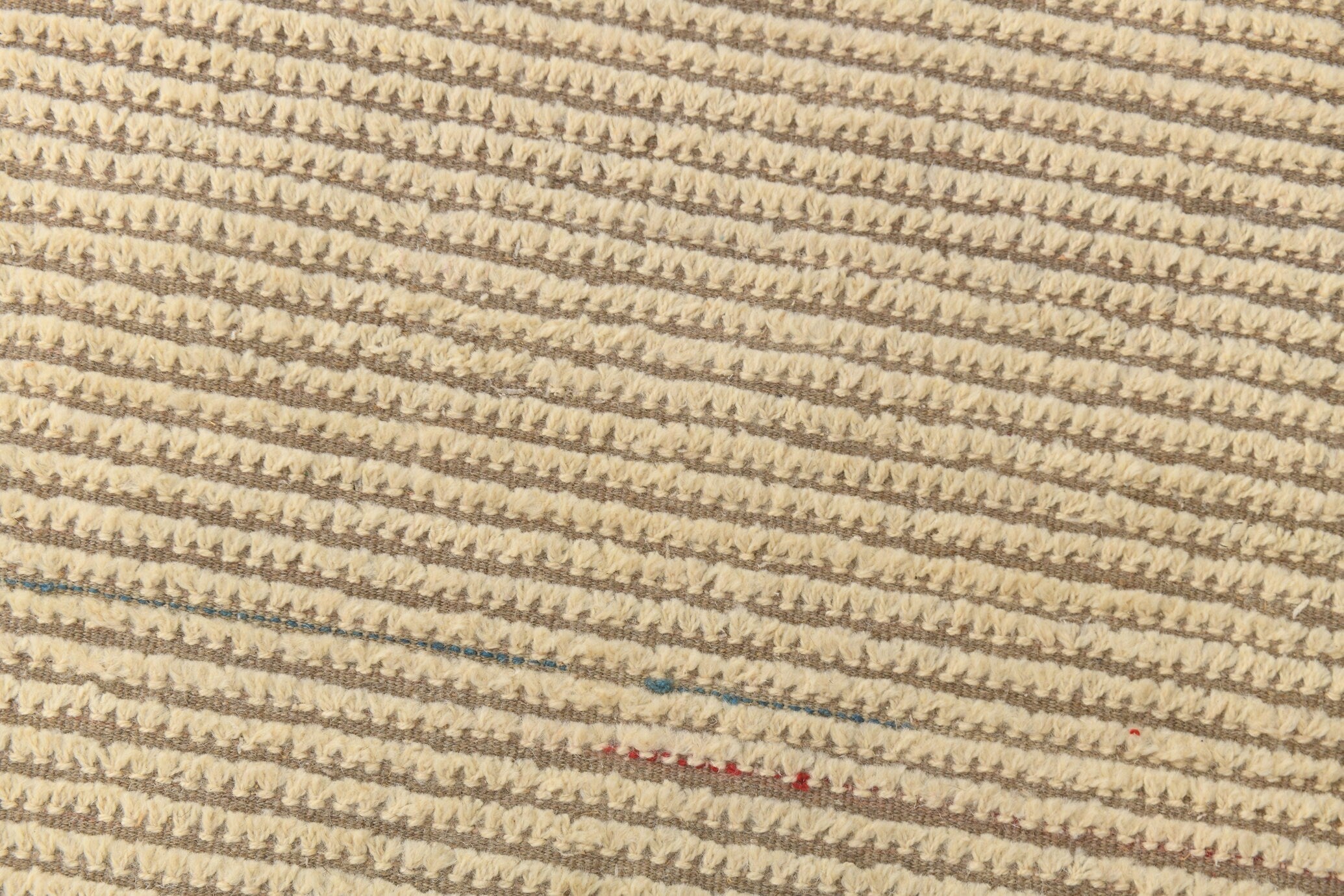 Modern Kilim Pompom 2’8’’ x 10’0’’ ft