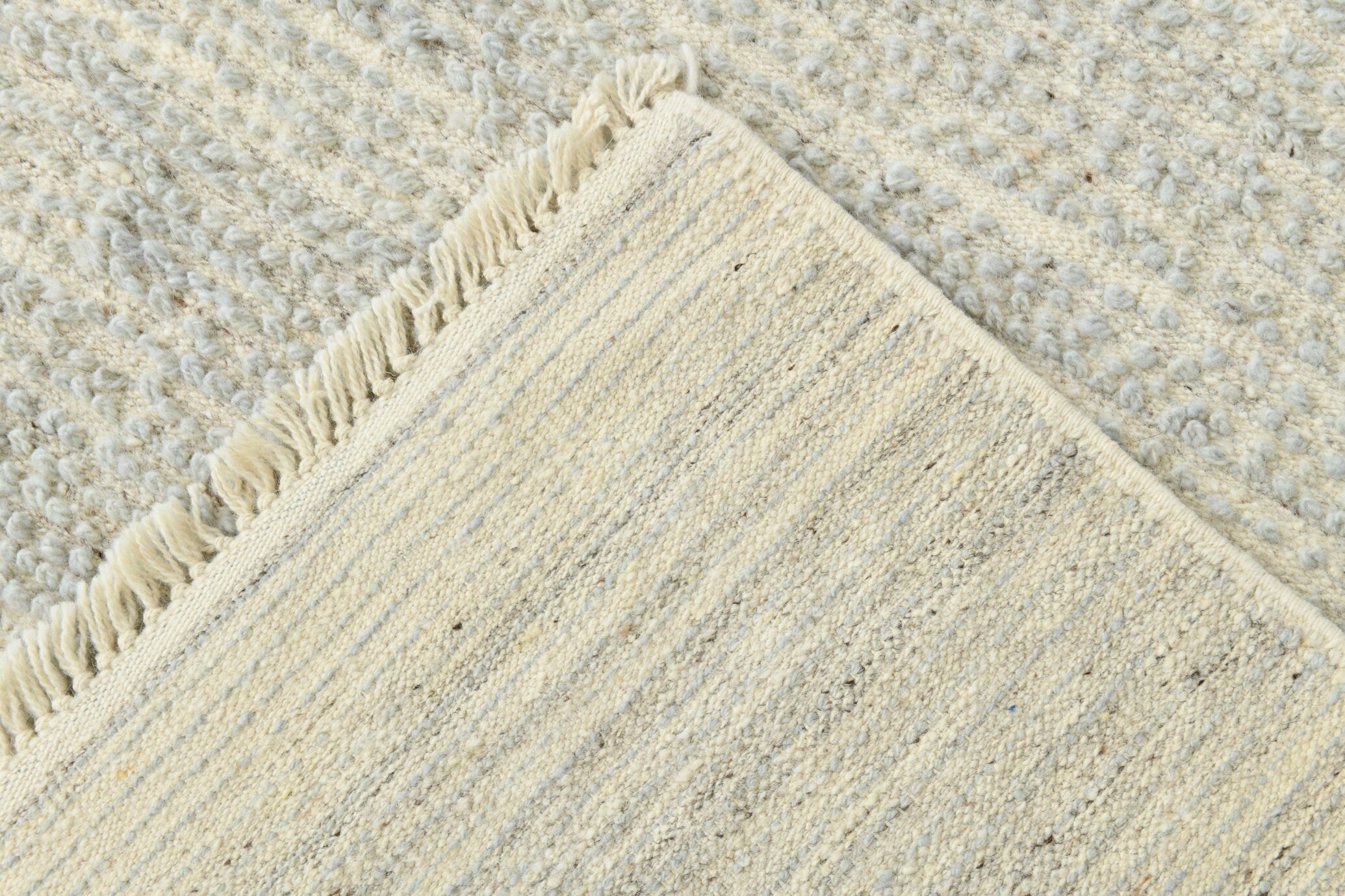 Modern Kilim Pompom 5’3’’ x 7’4’’ ft