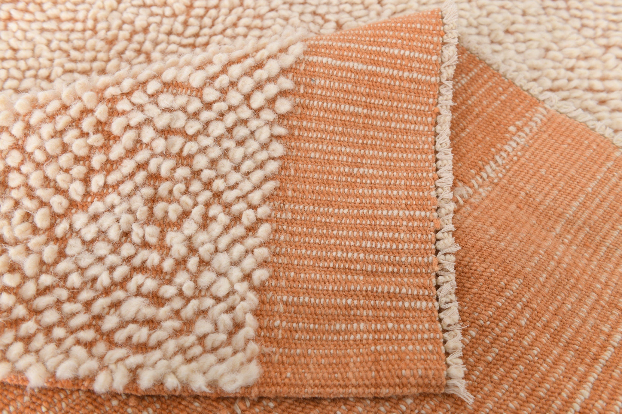 Modern Kilim Pompom 6'7" x 10'1" ft