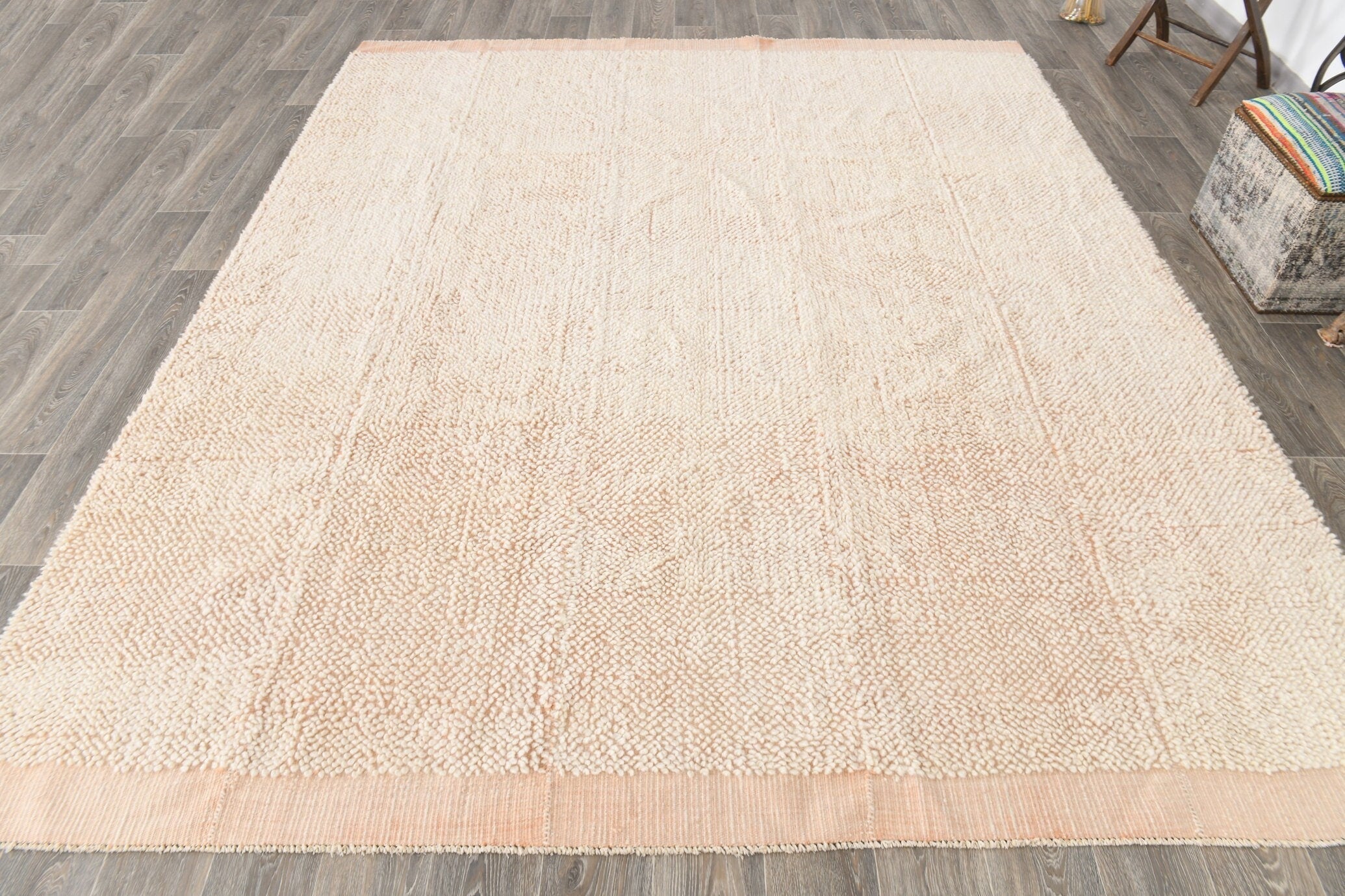 Modern Kilim Pompom 8’2’’ x 9’12’’ ft