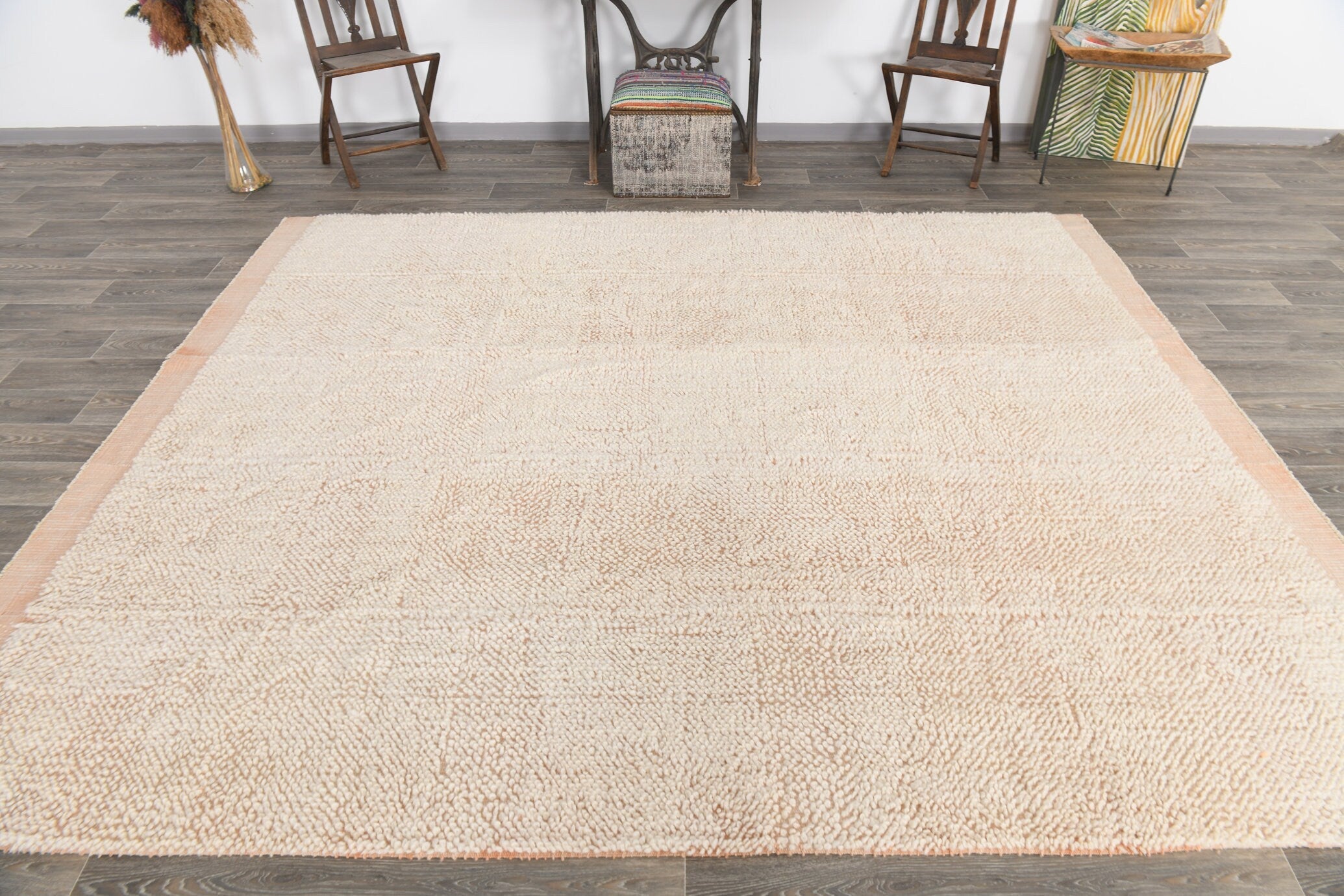 Modern Kilim Pompom 8’2’’ x 9’12’’ ft