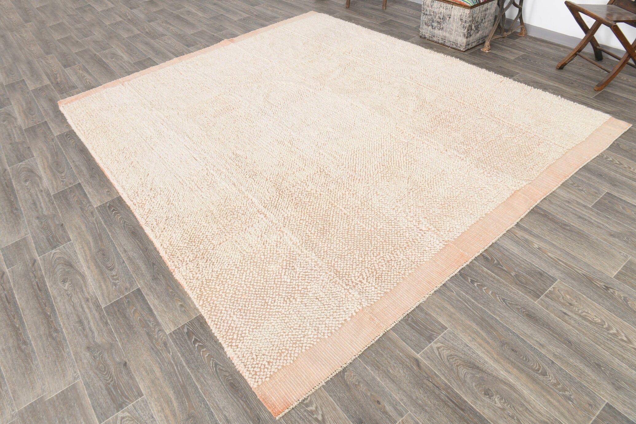 Modern Kilim Pompom 8’2’’ x 9’12’’ ft