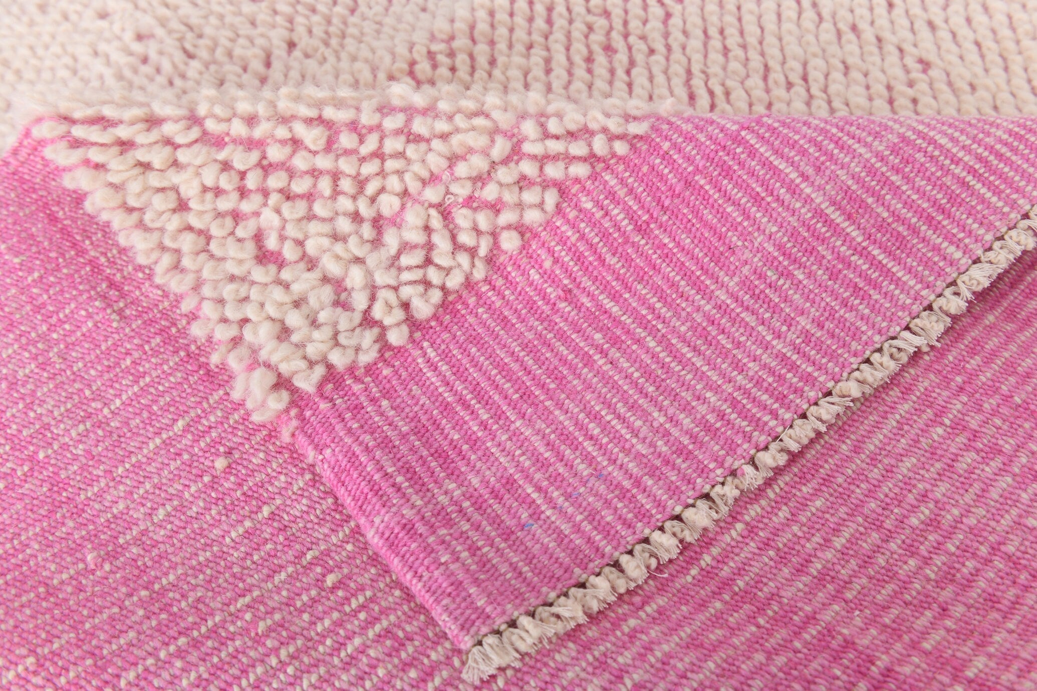 Modern Kilim Pompom 8’6’’ x 9’11’’ ft