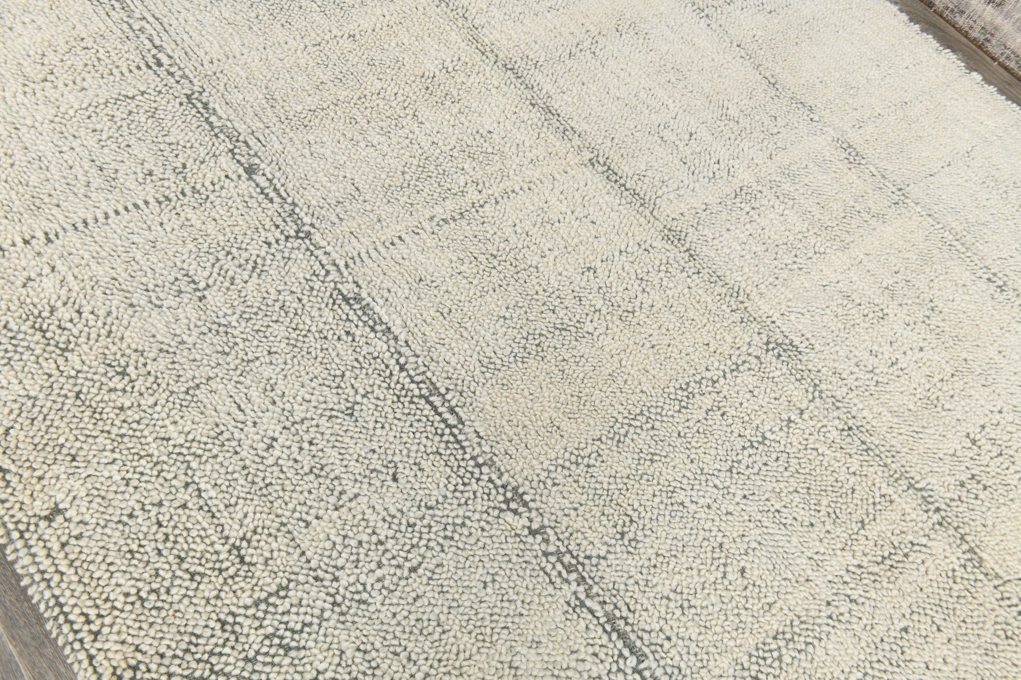 Modern Kilim Pompom 8’7’’ x 10’2’’ ft