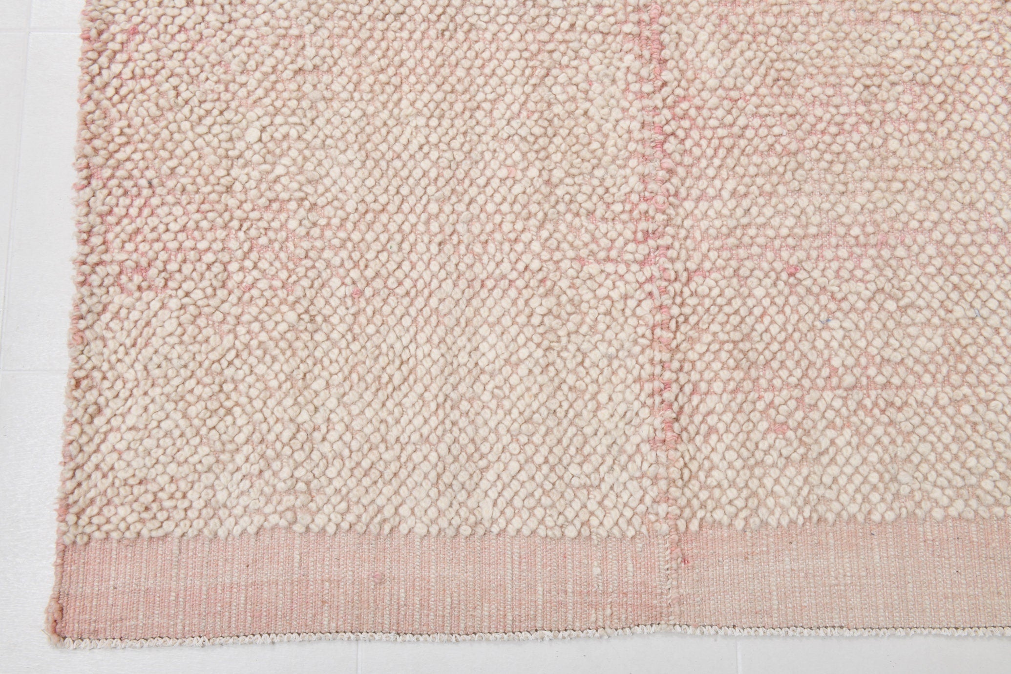 Modern Kilim Pompom 8’8’’ x 10’10’’ ft