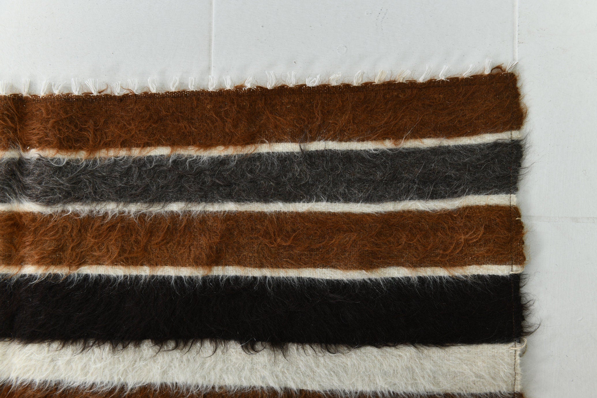 Turkish Angora Kilim Rug 4’6’ x 6’3’