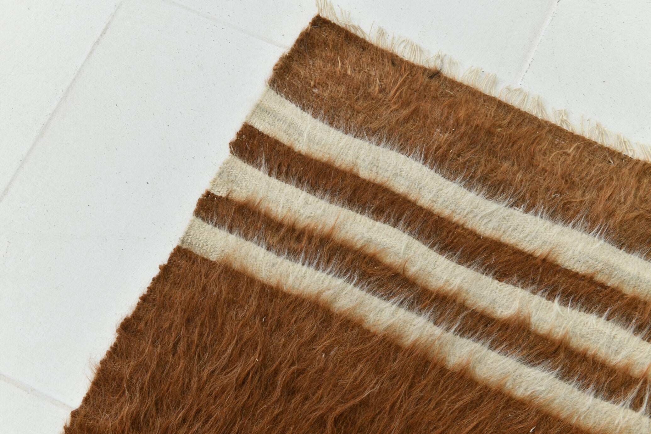 Turkish Angora Kilim Rug 4’9’ x 5’11’