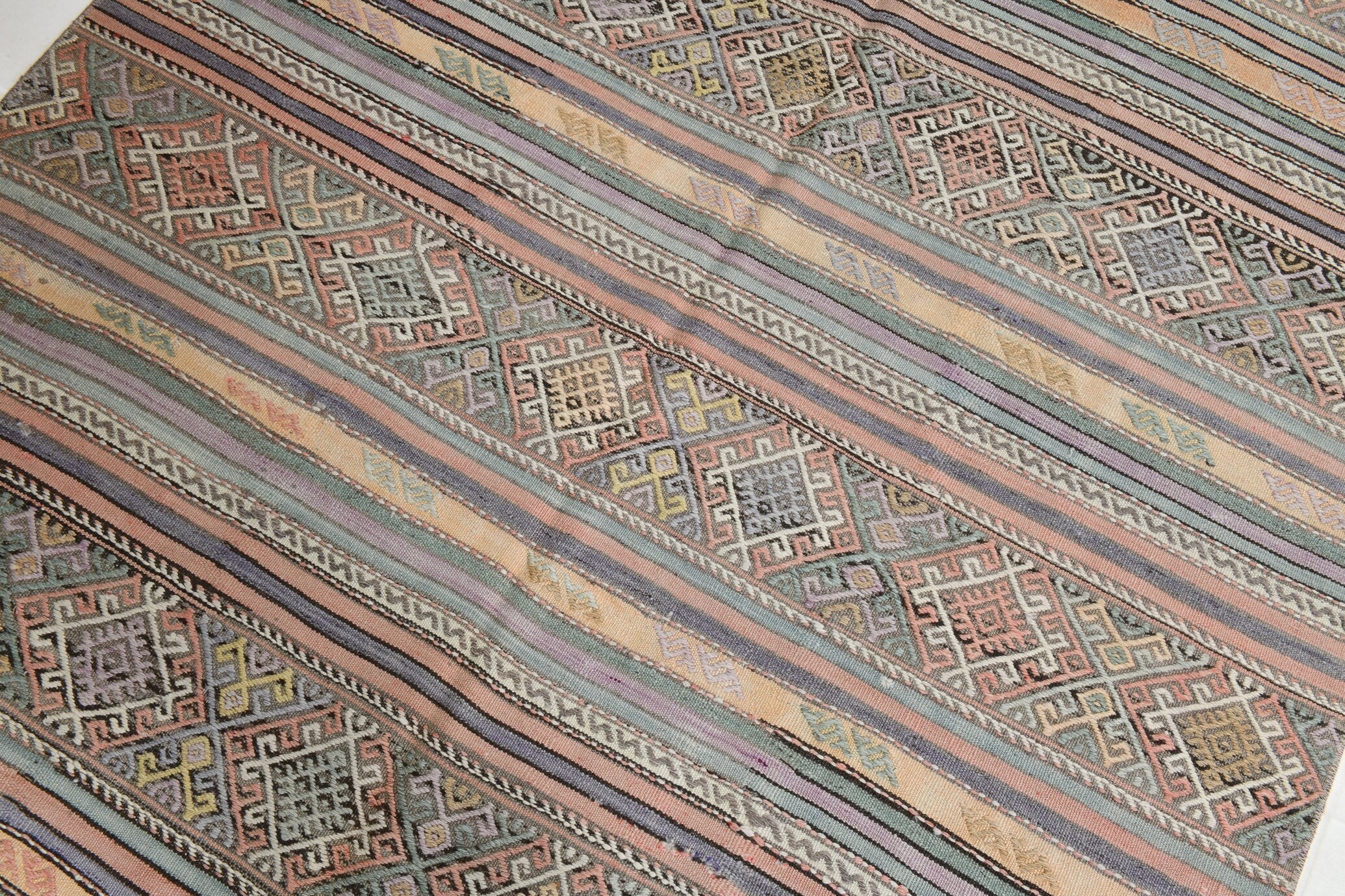 Turkish Kilim Old Rug 5’3’’ x 8’8’’