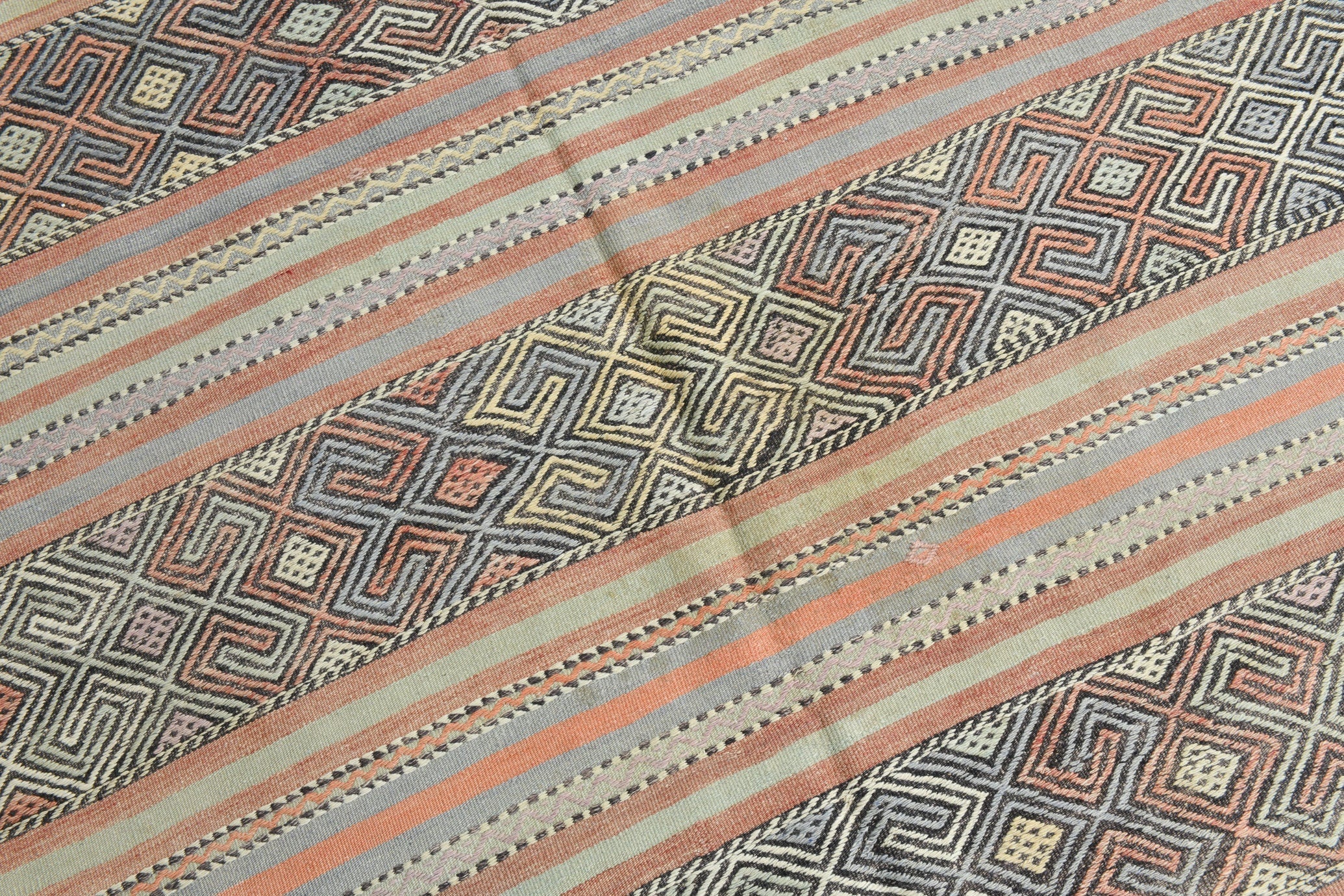 Turkish Kilim Old Rug 5’4’ x 8’11’