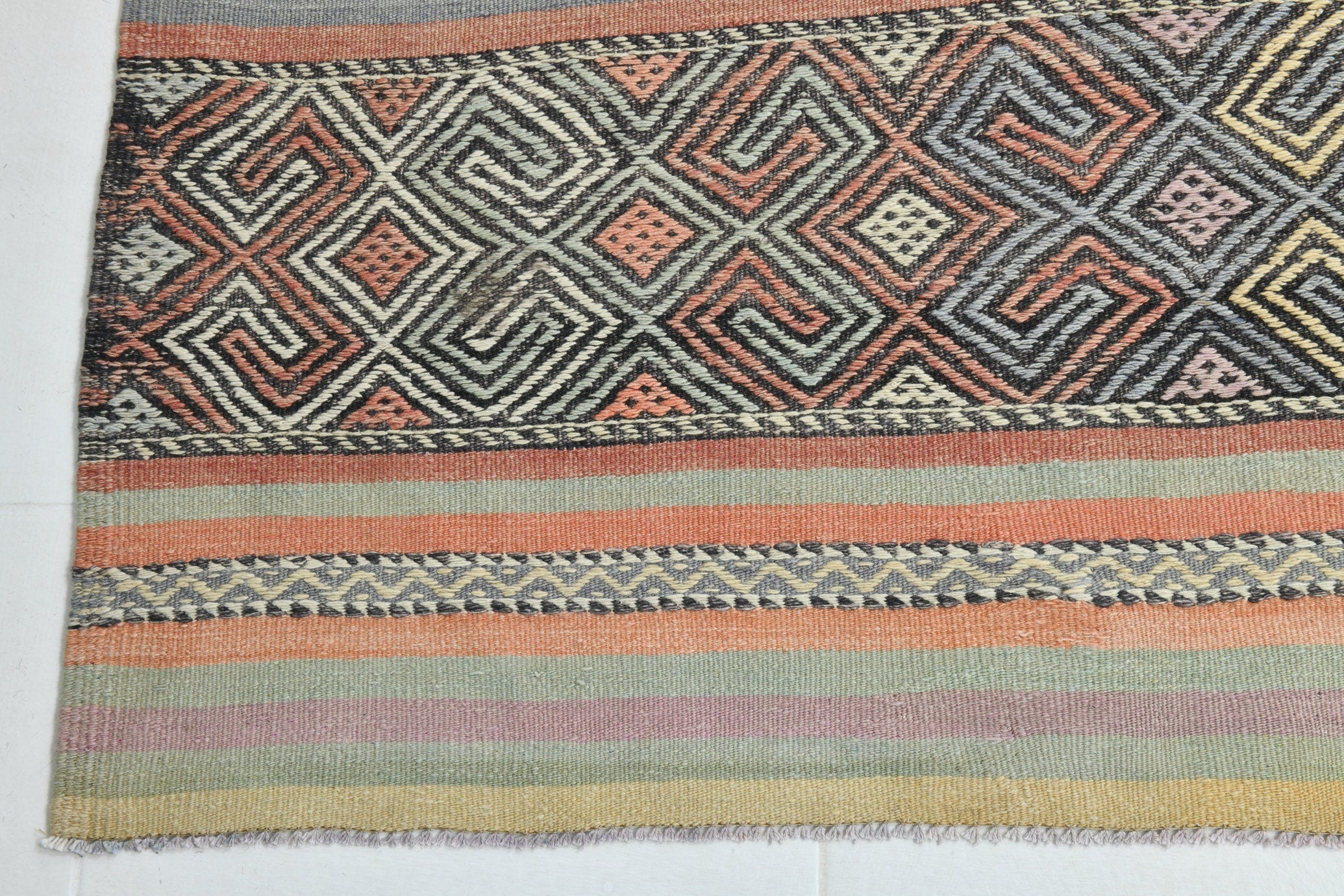 Turkish Kilim Old Rug 5’4’ x 8’11’
