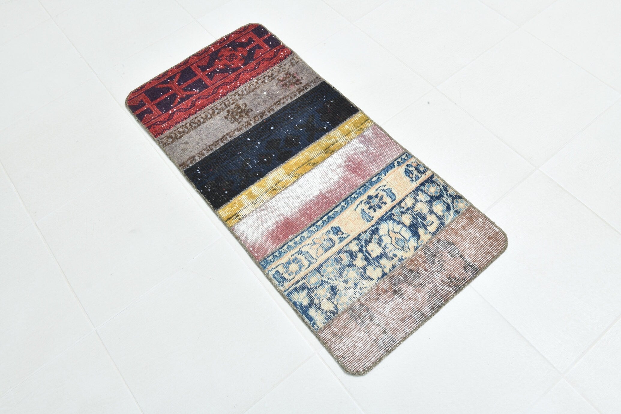 Turkish Vintage Doormat 1’10’ x 3’10’
