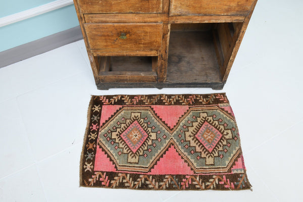Turkish Vintage Doormat 2’3’ x 1’7’