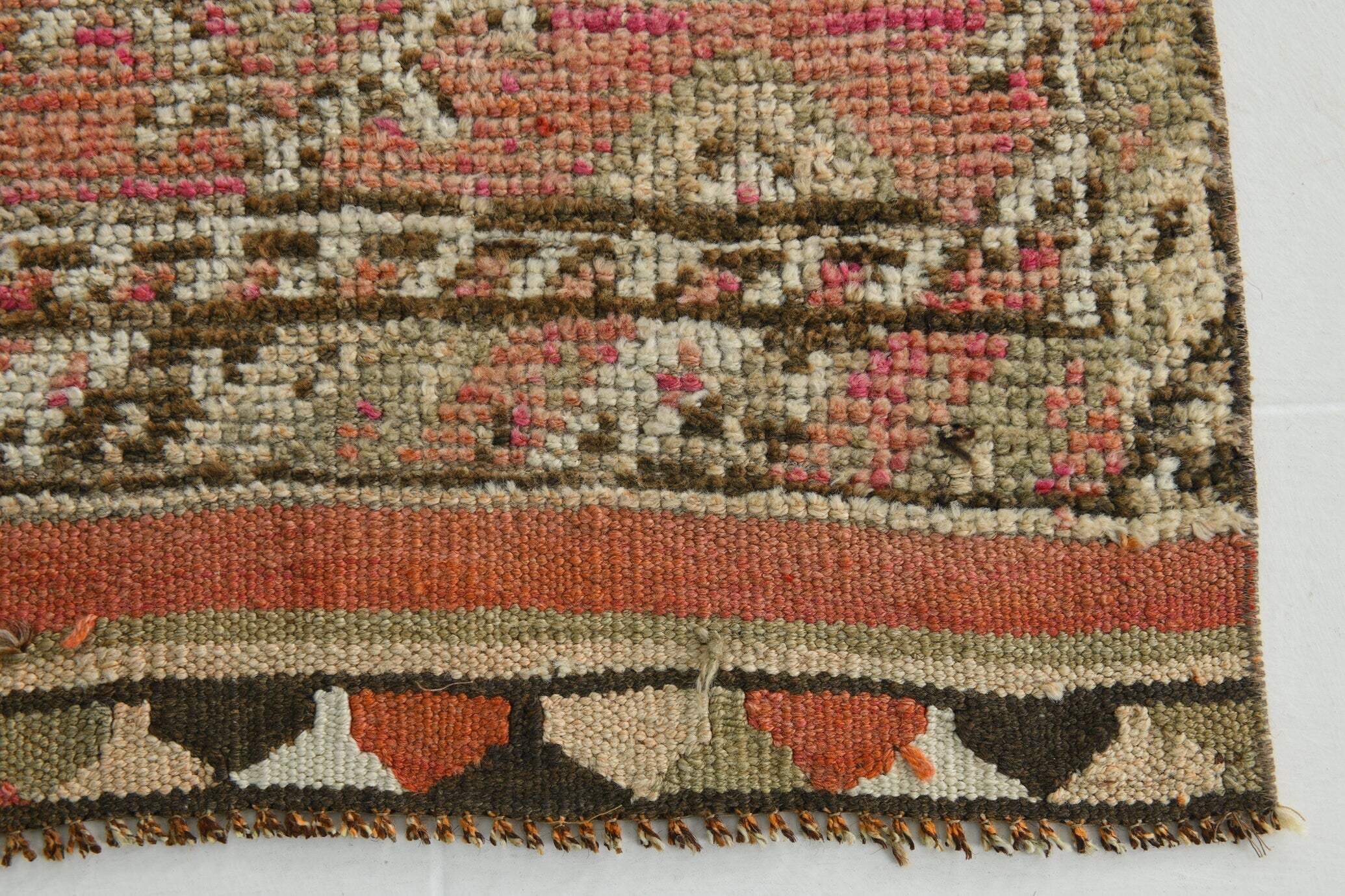 Turkish Vintage Herki Rug 2’6’’ x 10’10’’