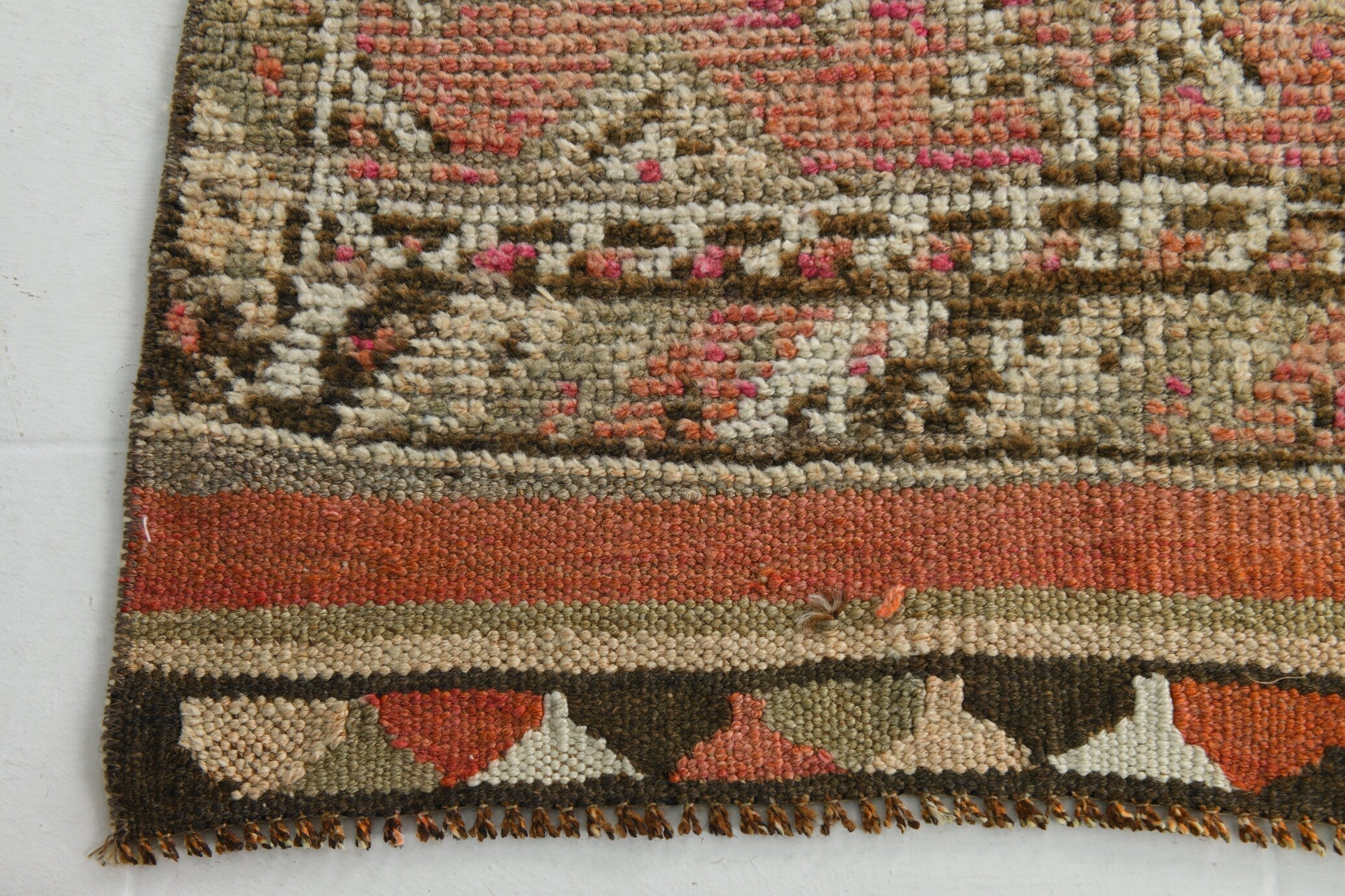 Turkish Vintage Herki Rug 2’6’’ x 10’10’’