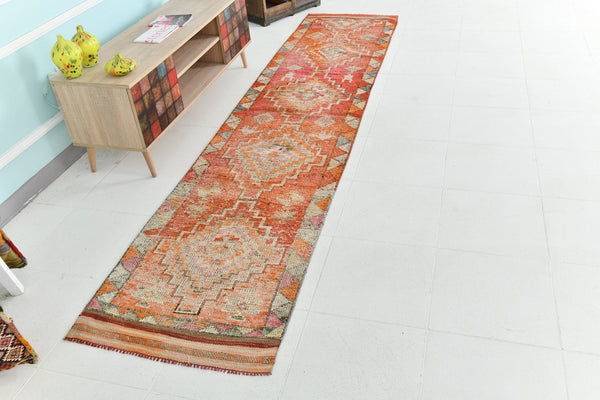 Turkish Vintage Herki Rug 2’6’ x 11’2’
