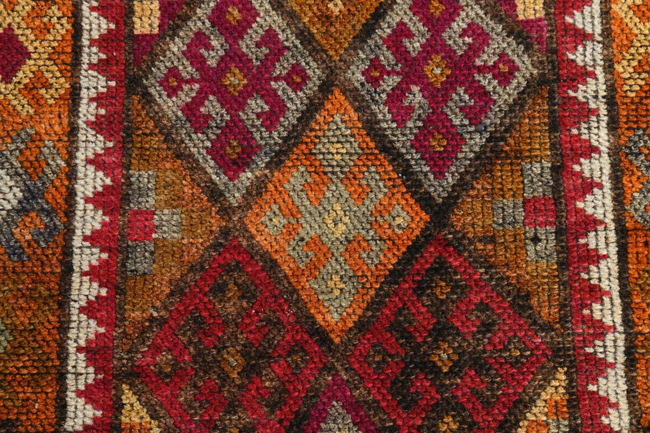 Turkish Vintage Herki Rug 2’8’ x 10’2’
