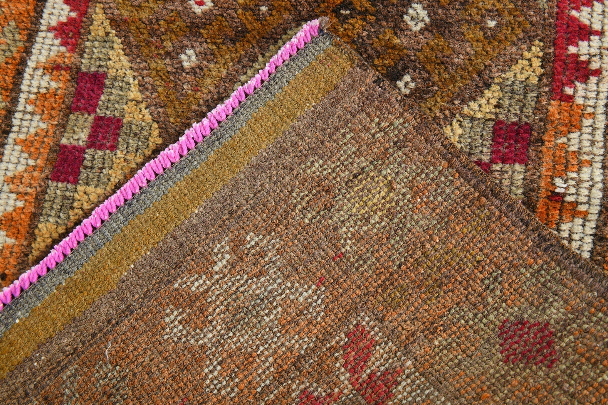 Turkish Vintage Herki Rug 2’8’ x 10’2’