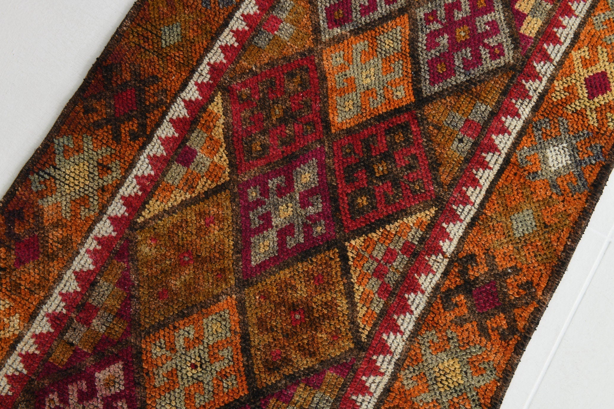 Turkish Vintage Herki Rug 2’8’ x 10’2’